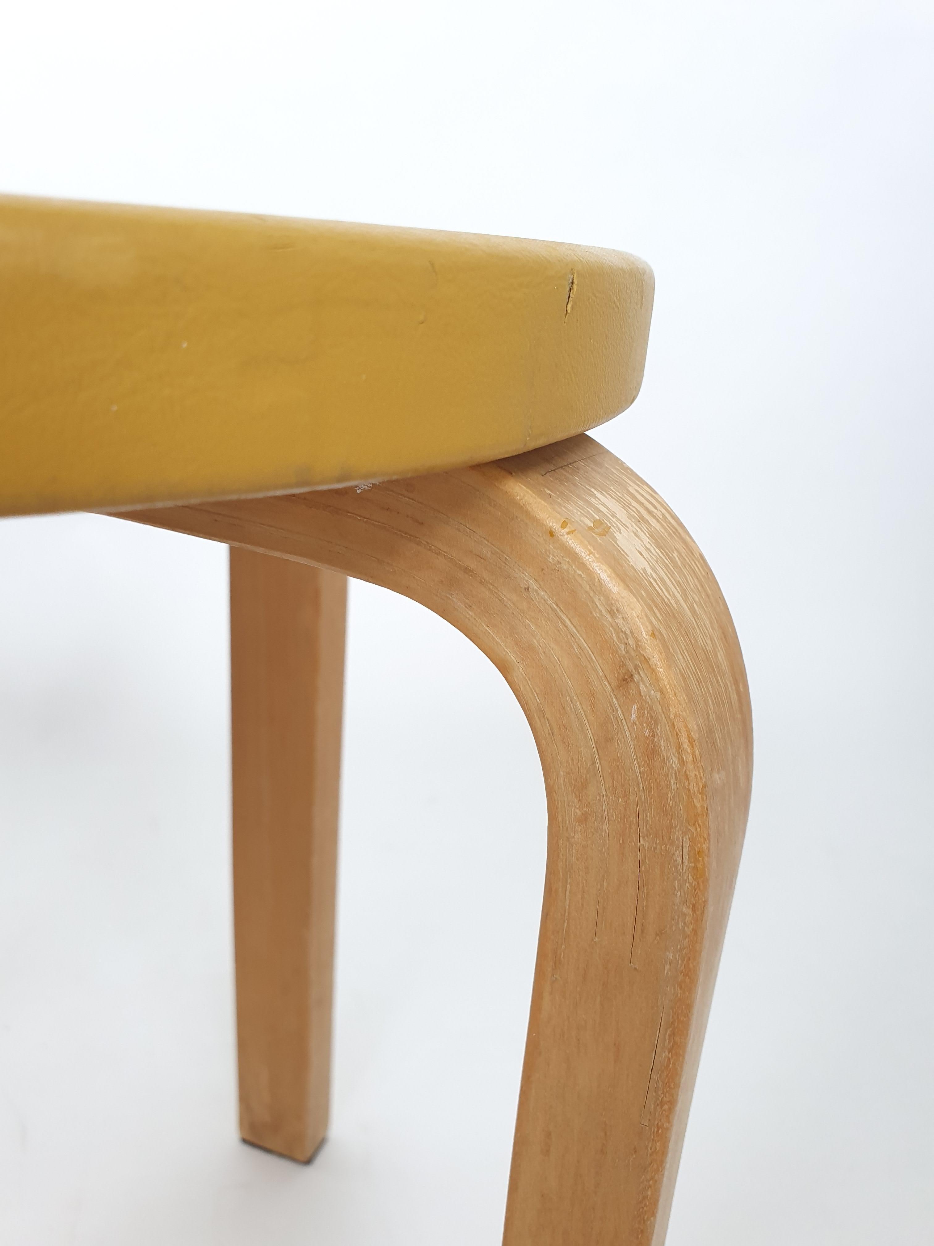 Finlandais Alvar Aalto+Aalto Tabouret E60 par Artek en 1960 en vente