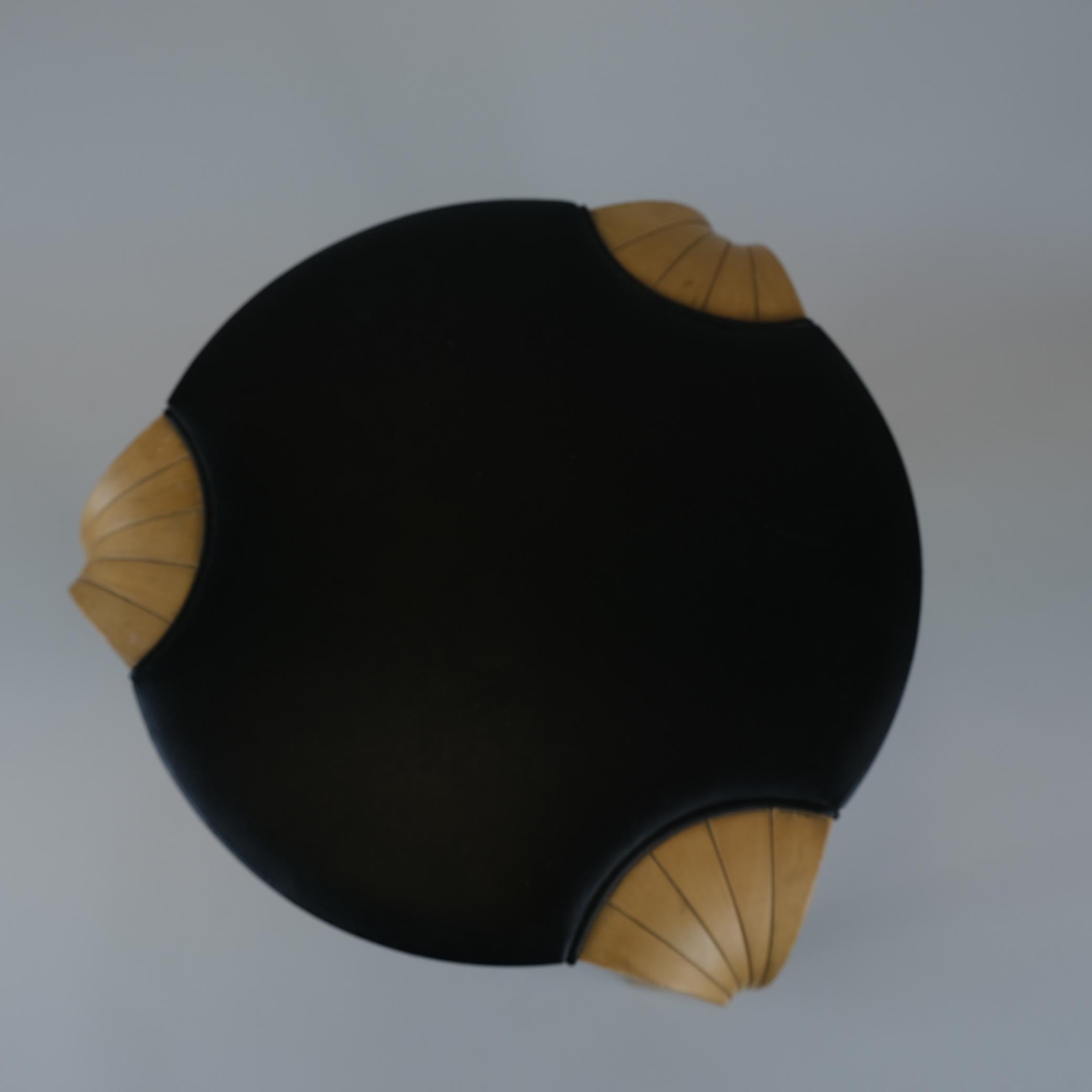 Alvar Aalto Taburete X600 en abedul y cuero negro original, Artek, años 60 mediados del siglo XX en venta