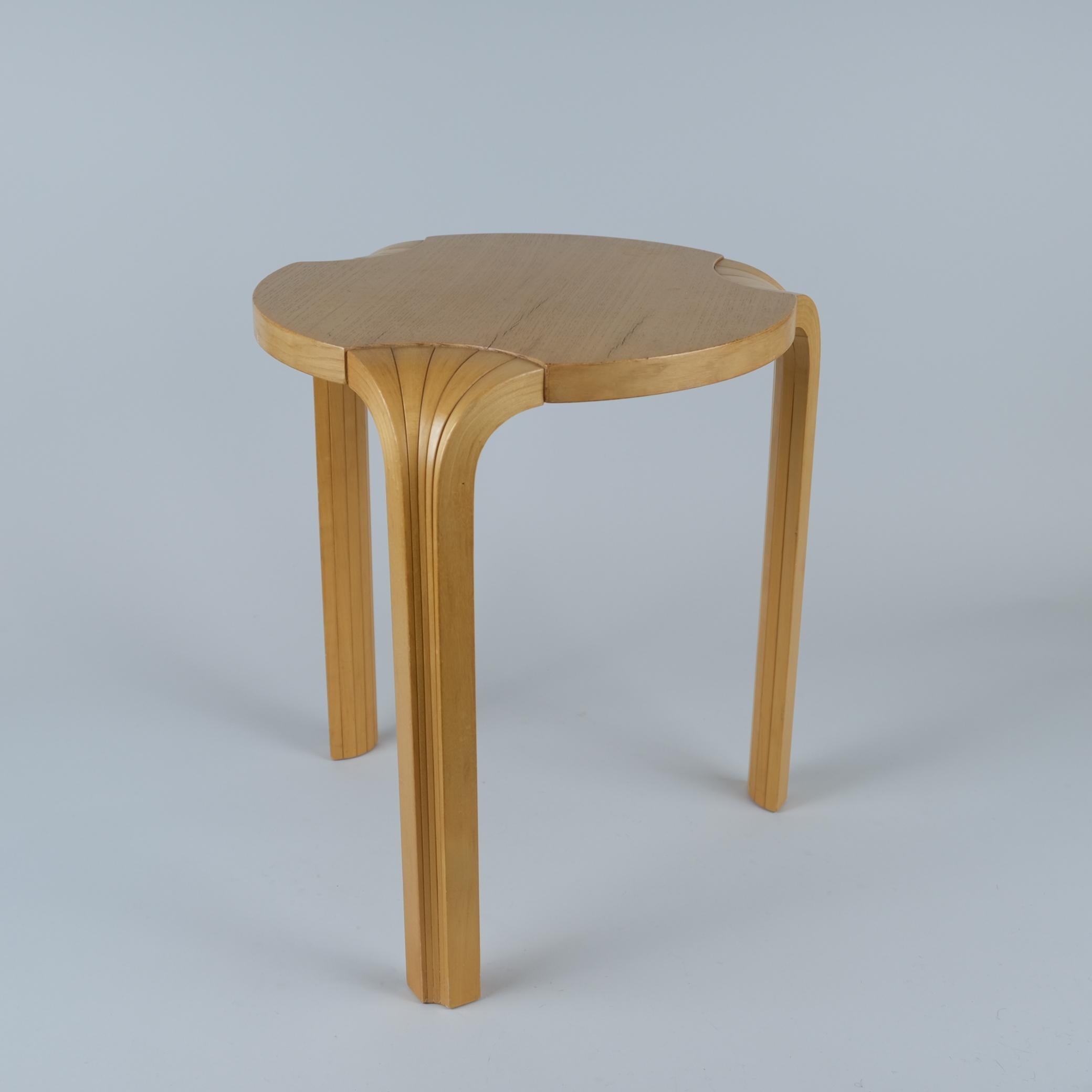 A beautiful model X600 stool designed by Alvar Aalto for Artek in the 1960s in Finland. Even though simple, this stool comes with great quality and attention to detail. The X-leg or Fan leg, as called in Finland, is a rare version of the Aalto stool