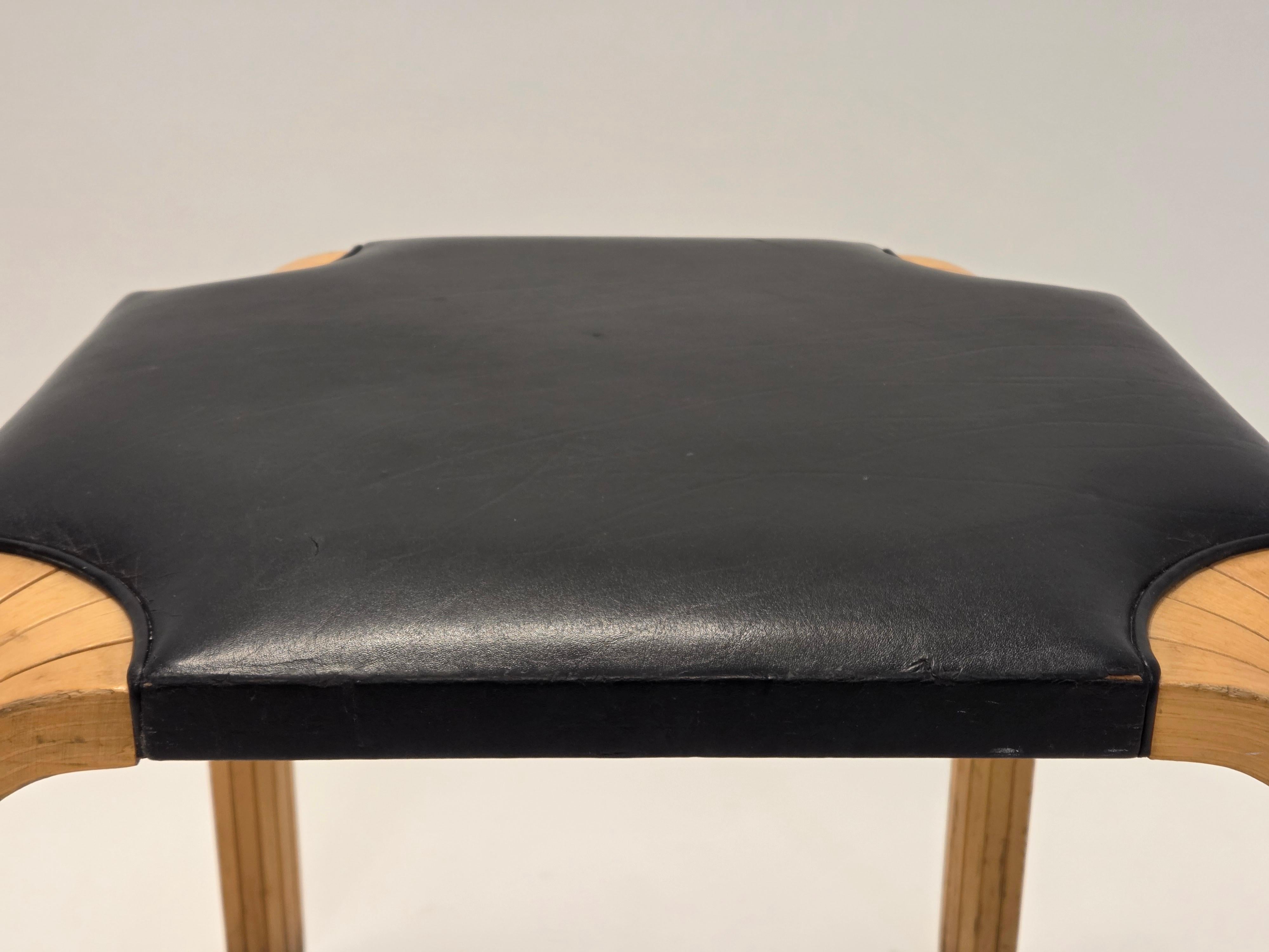 Alvar Aalto Taburete X601 Artek 1