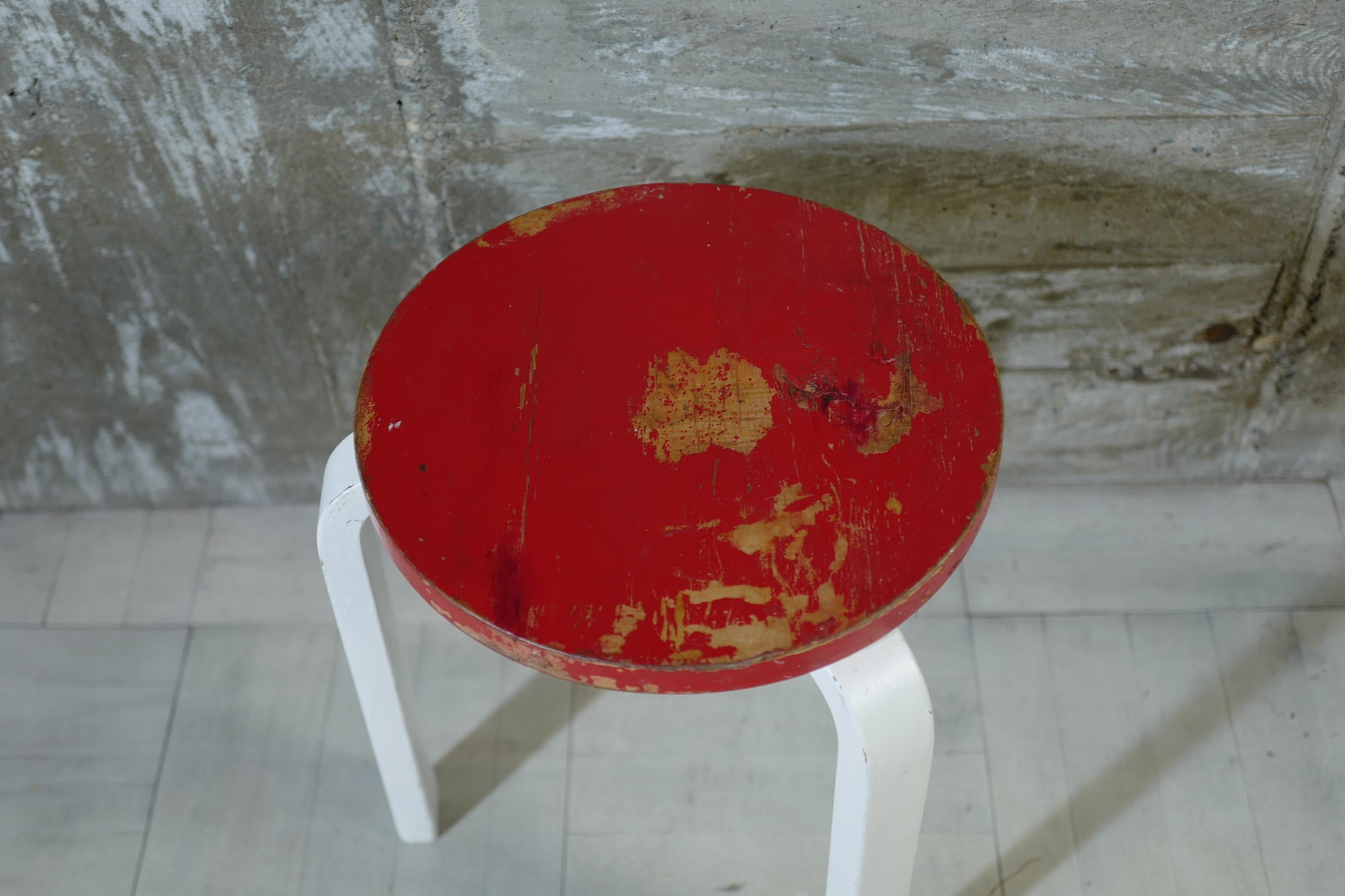 Modern alvar aalto stool60 painted red 1930's For Sale