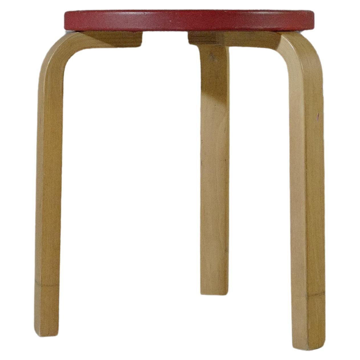 Tabouret alvar aalto 60 en cuir vinyle rouge des années 1950