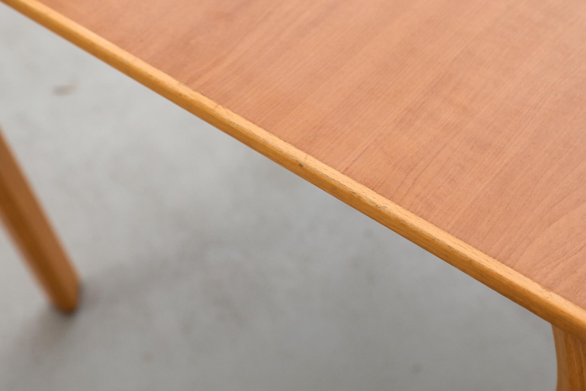 Tavolo da lavoro o da pranzo in stile Alvar Aalto di Farstrup Møbler in vendita 3
