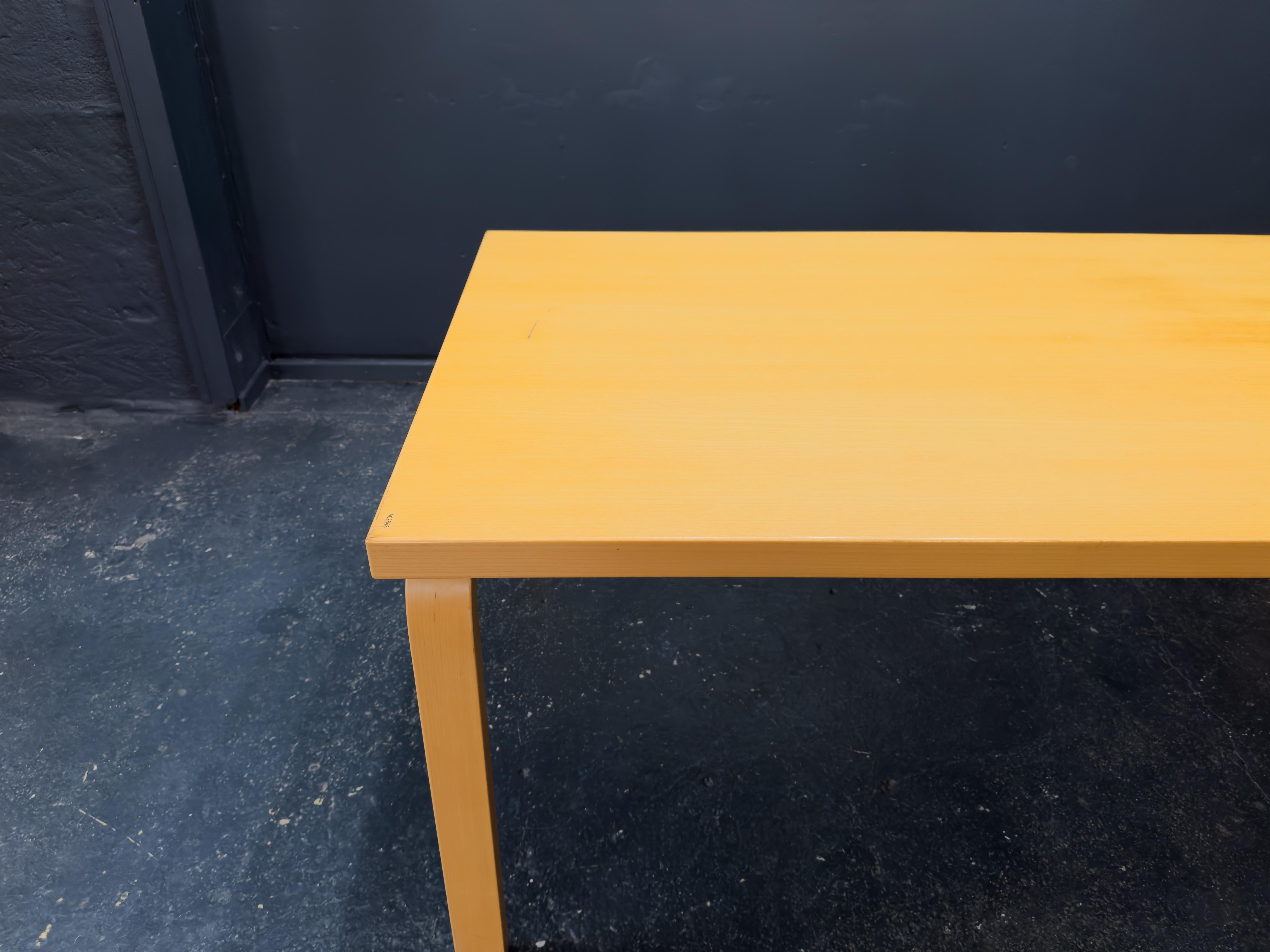 Bouleau Table Alvar Aalto 83 en vente