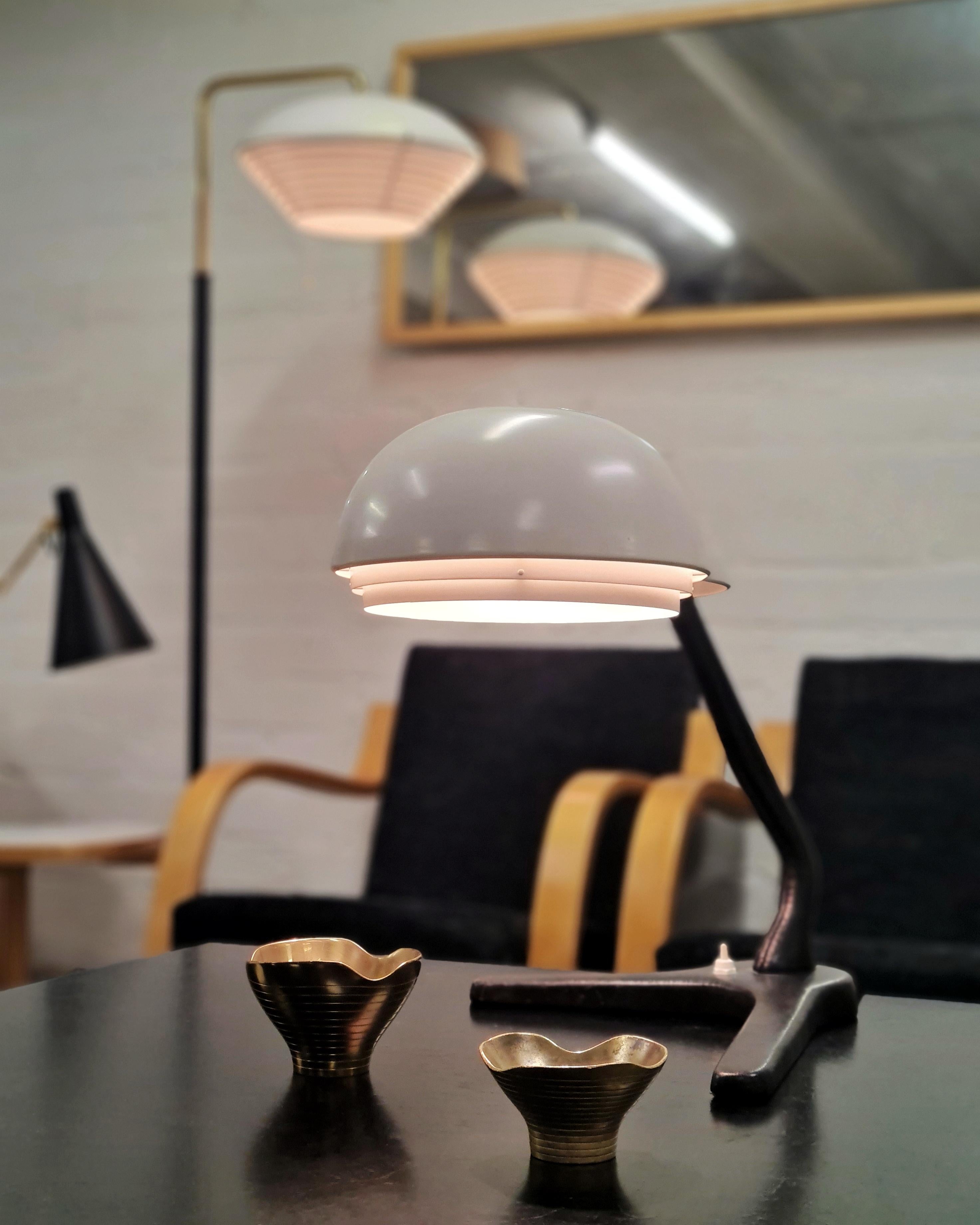 Alvar Aalto Table Lamp Model A704, 1950s Valaistustyö Ky For Sale 4