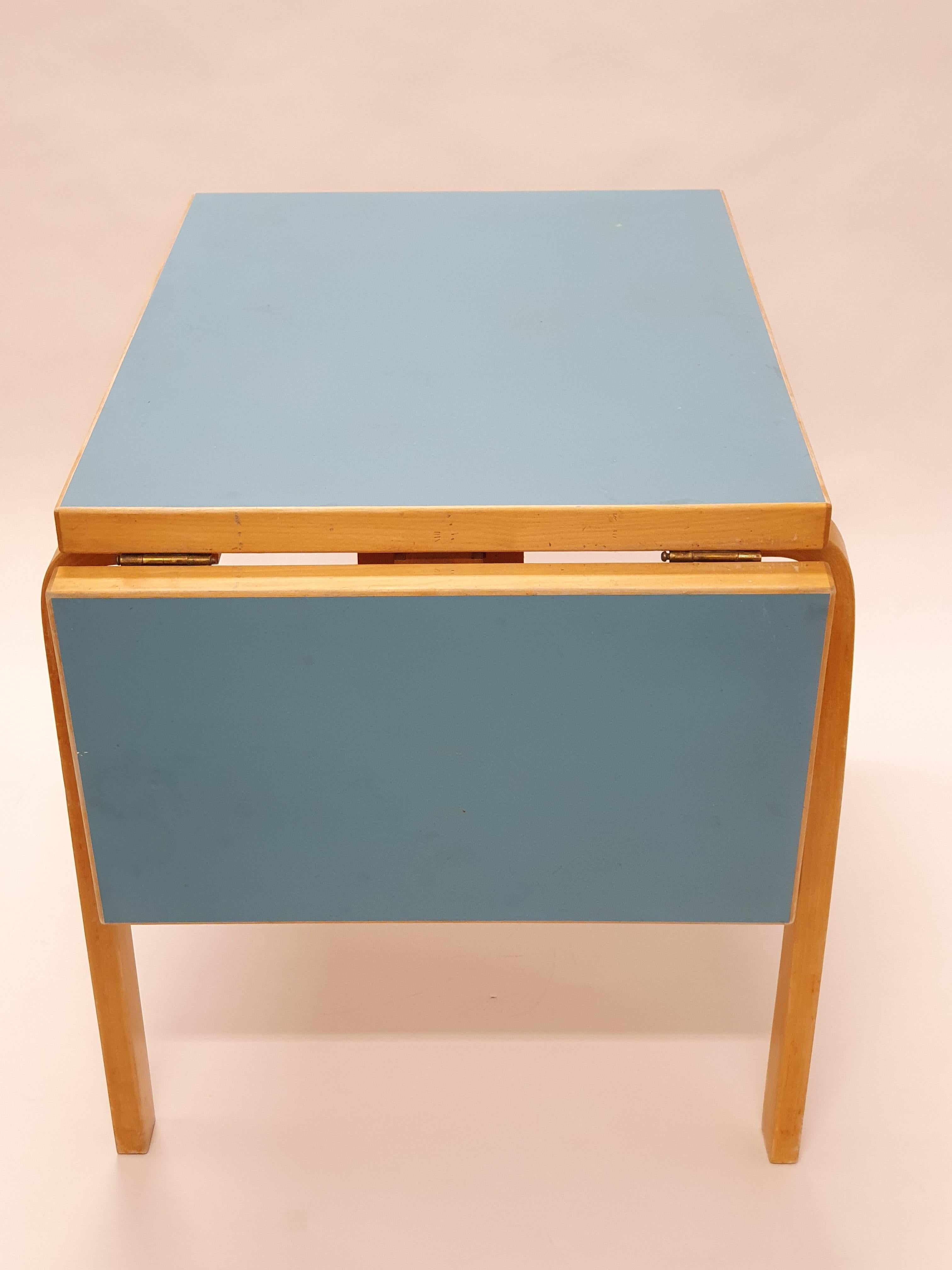 Scandinavian Modern Alvar Aalto Table Model DL82 and 65 Chairs by Artek 1950s