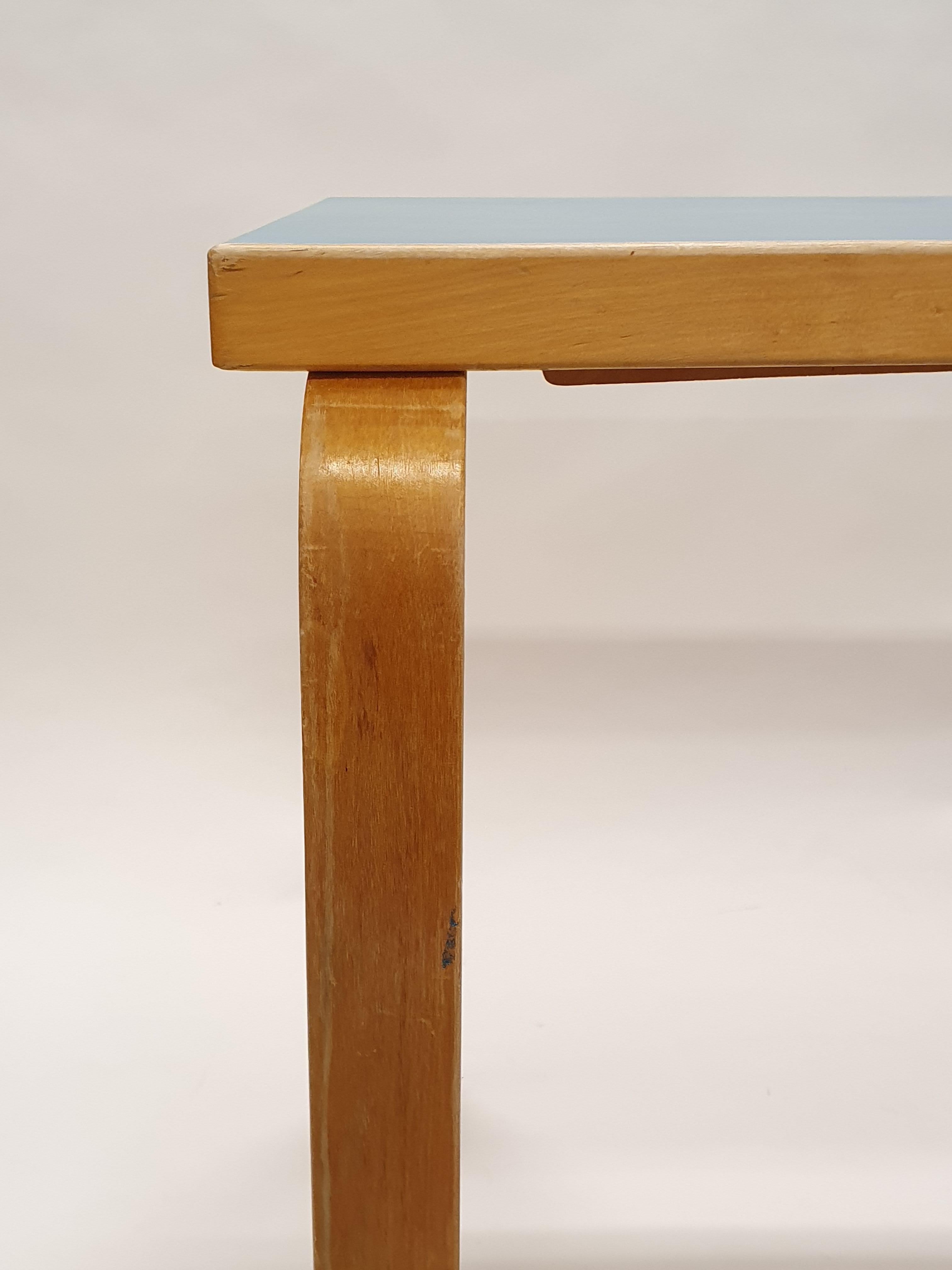 Alvar Aalto Table Model DL82 by Artek For Sale 7