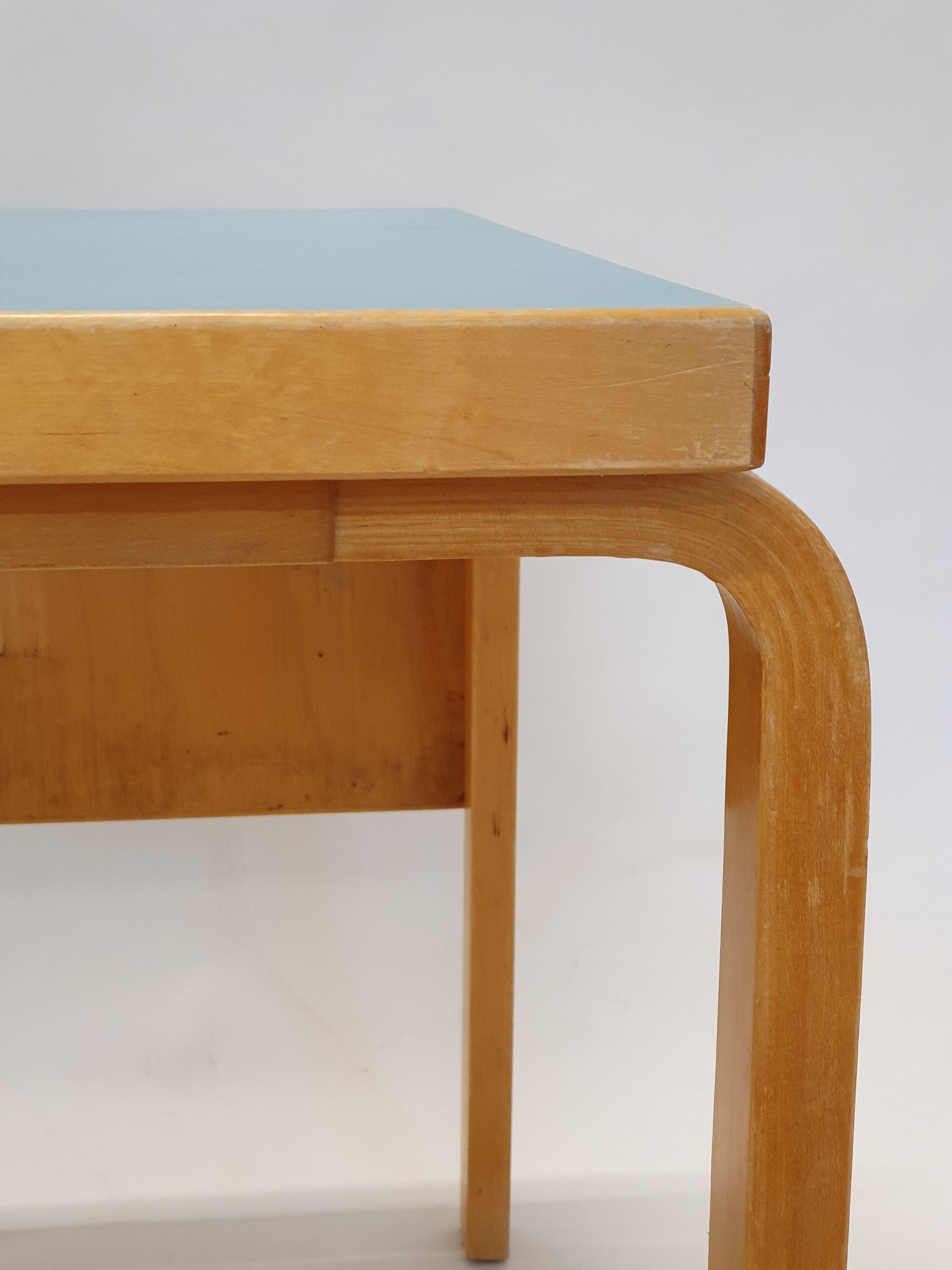 Alvar Aalto Table Model DL82 by Artek For Sale 10