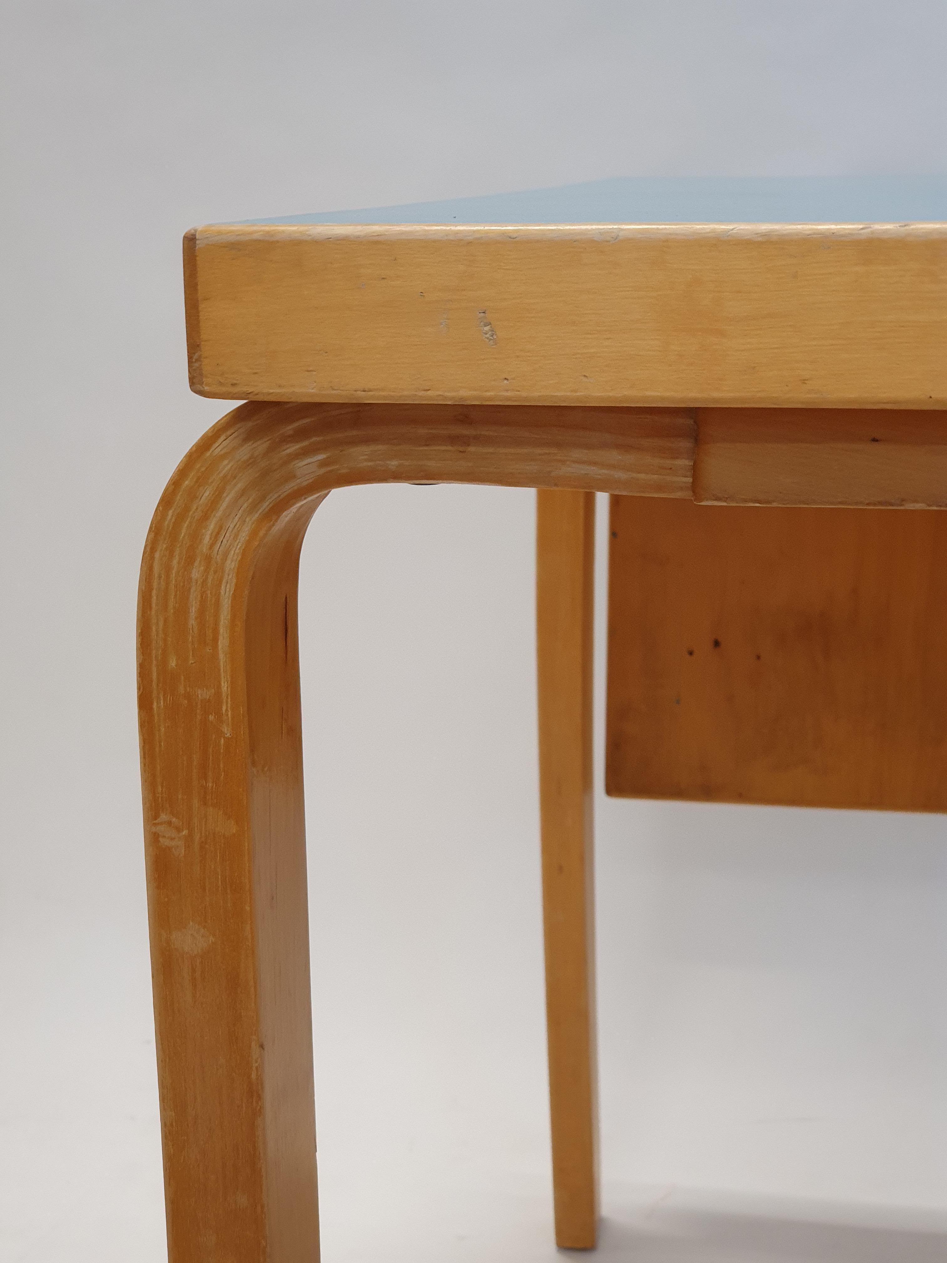 Alvar Aalto Table Model DL82 by Artek For Sale 11