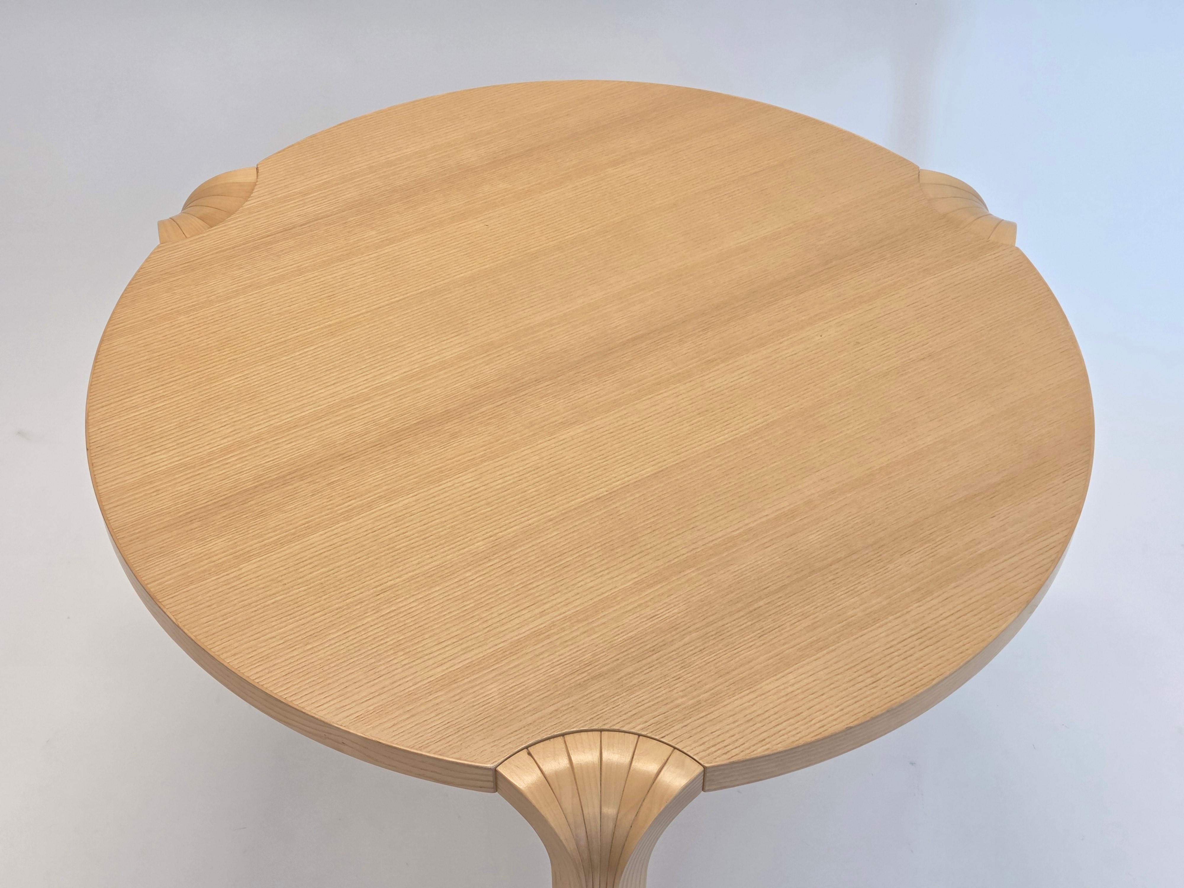 Finlandese Tavolo Alvar Aalto modello X800D di Artek in vendita