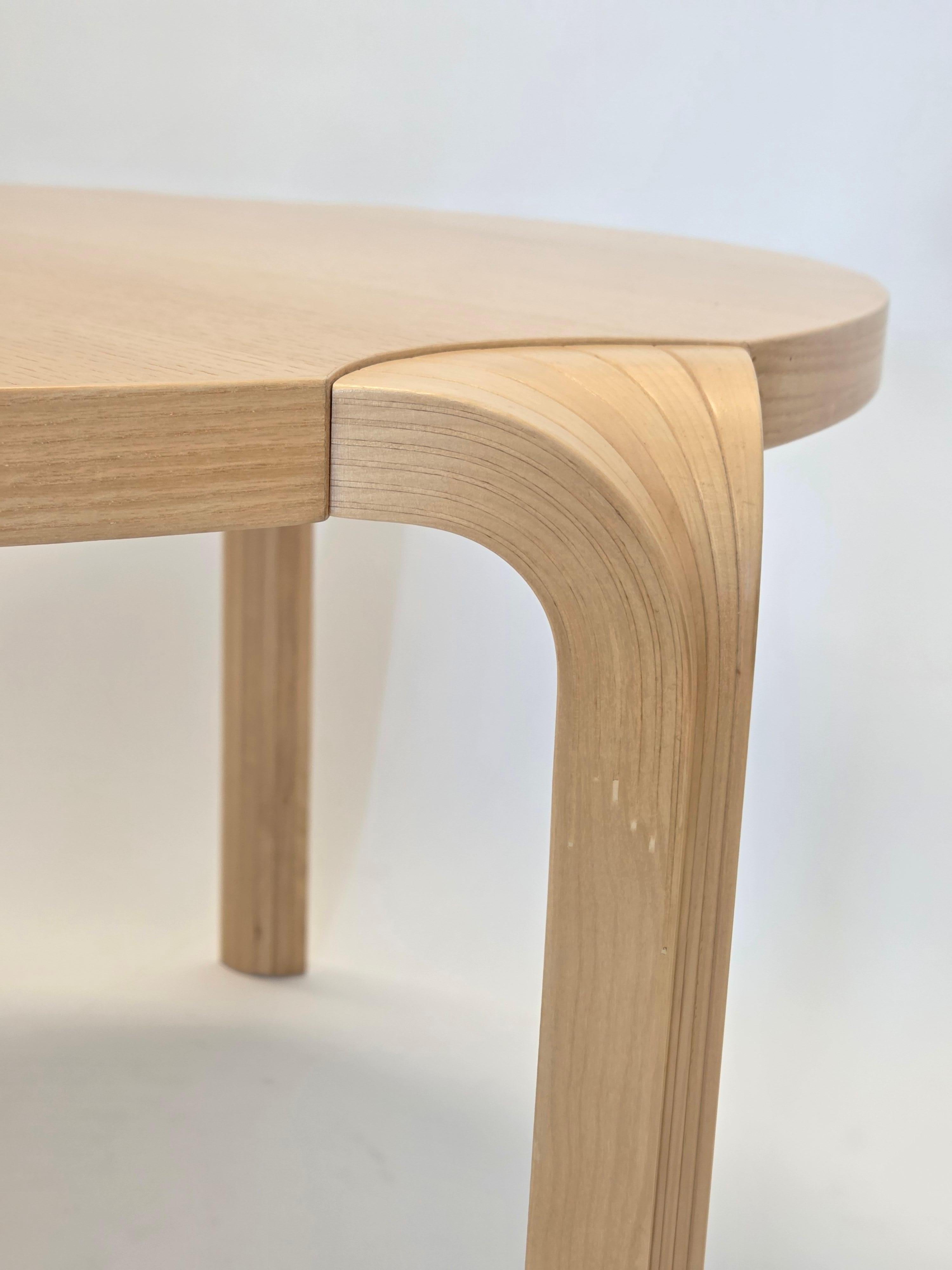 Tavolo Alvar Aalto modello X800D di Artek in vendita 1
