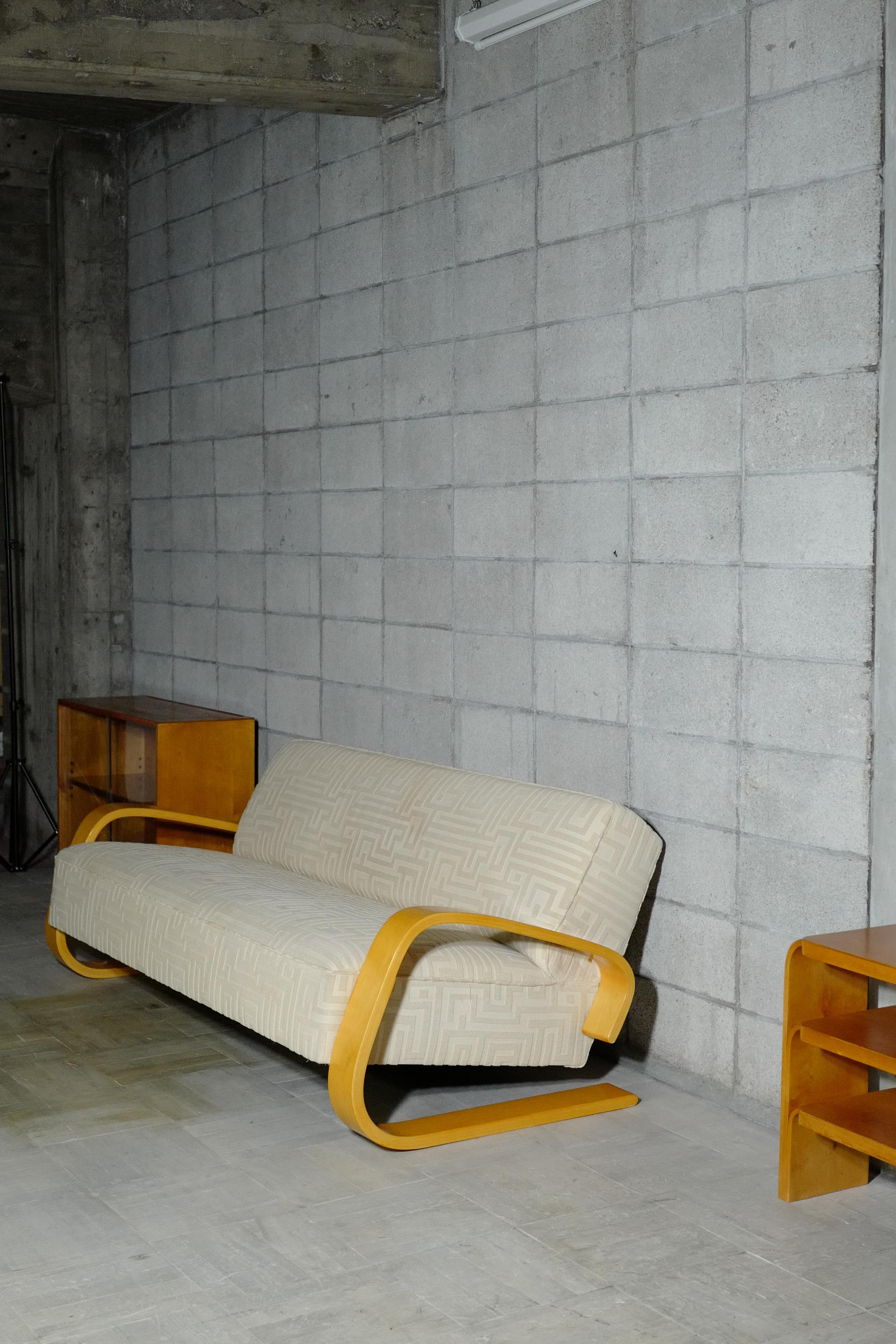Alvar Aalto+Aalto canapé 3 places à réservoir  Suède des années 40 en vente 2