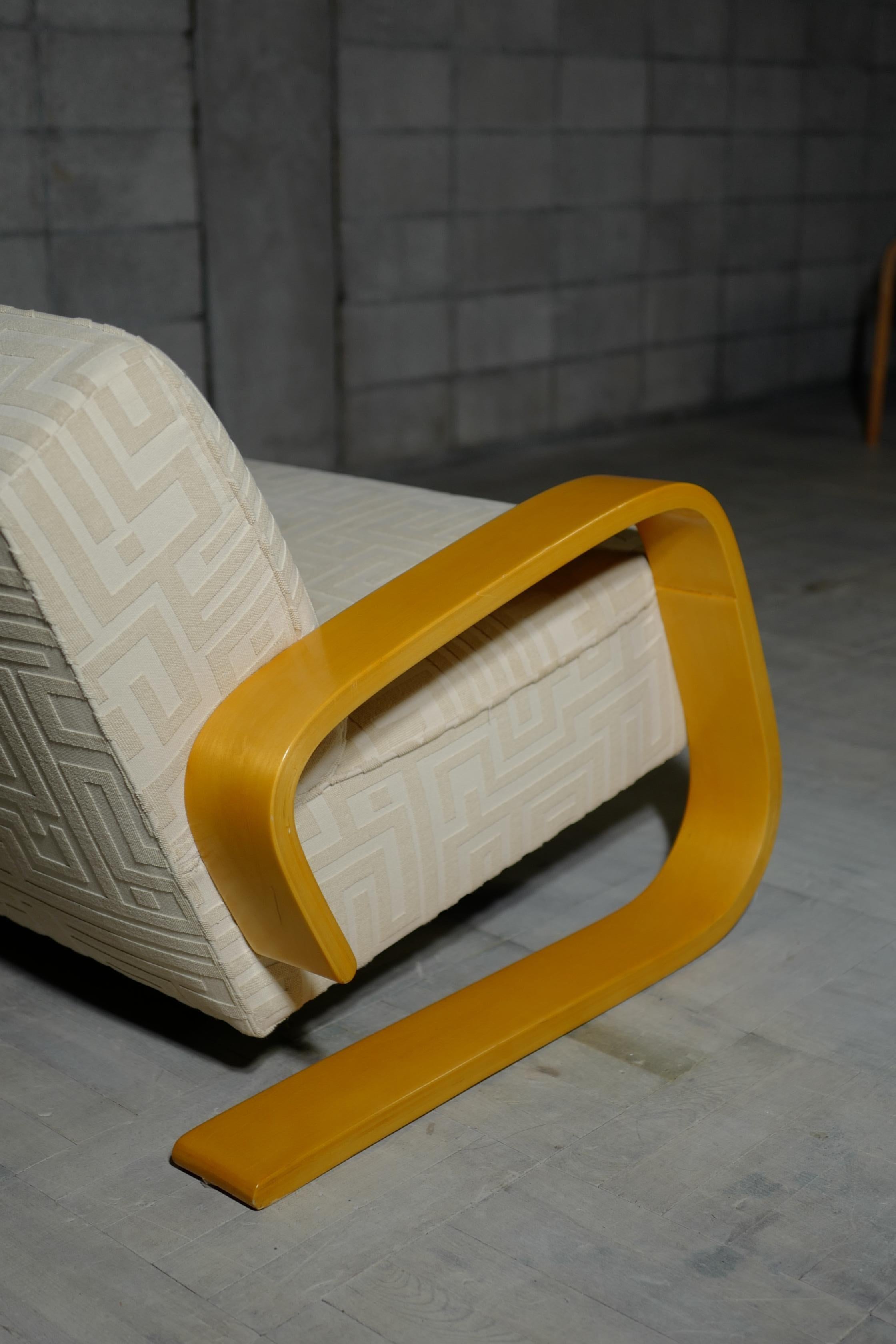 Milieu du XXe siècle Alvar Aalto+Aalto canapé 3 places à réservoir  Suède des années 40 en vente