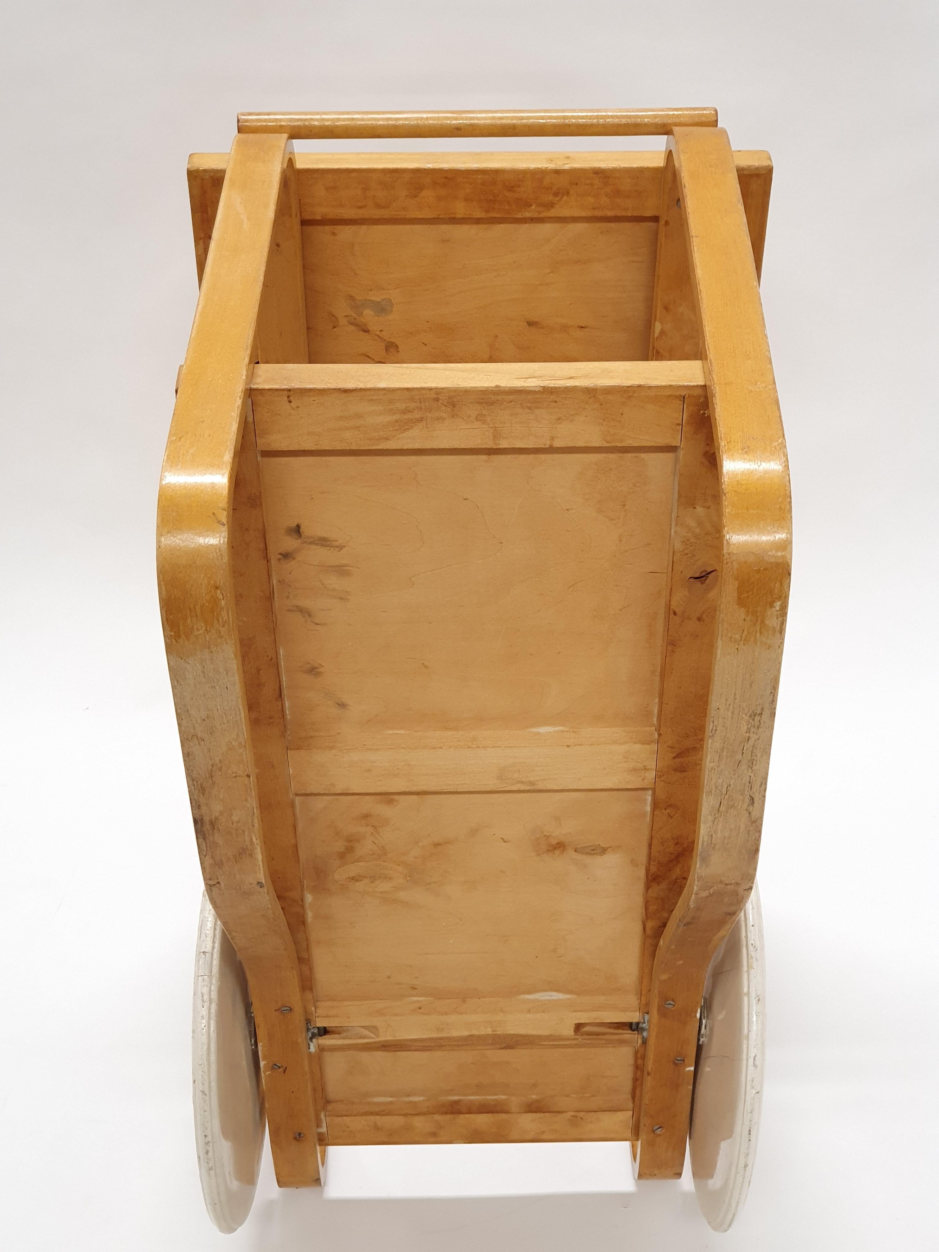 Alvar Aalto Tea Trolley 901 by Artek 1940s For Sale 3