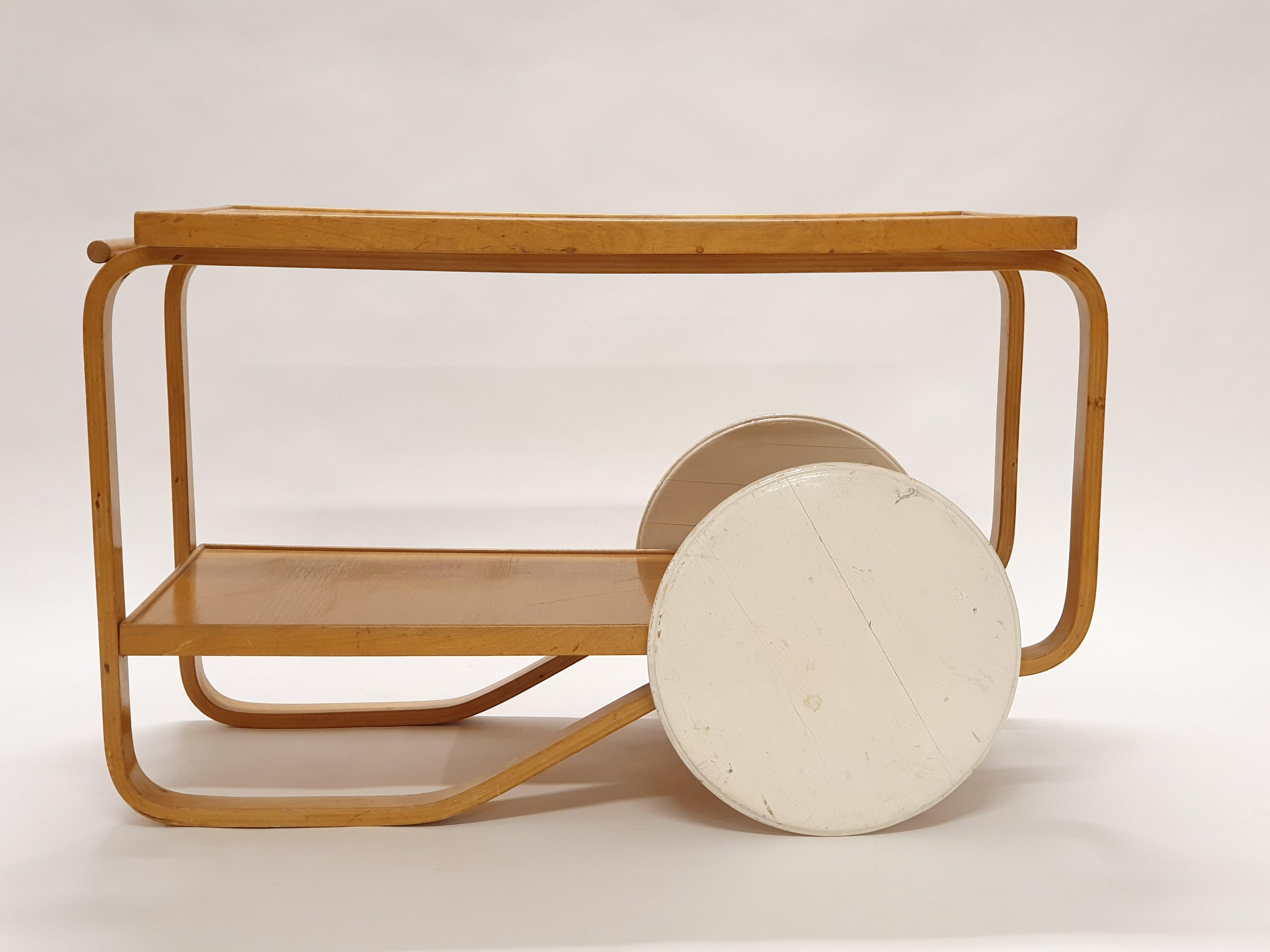 Alvar Aalto Tea Trolley 901 by Artek 1940s For Sale 11