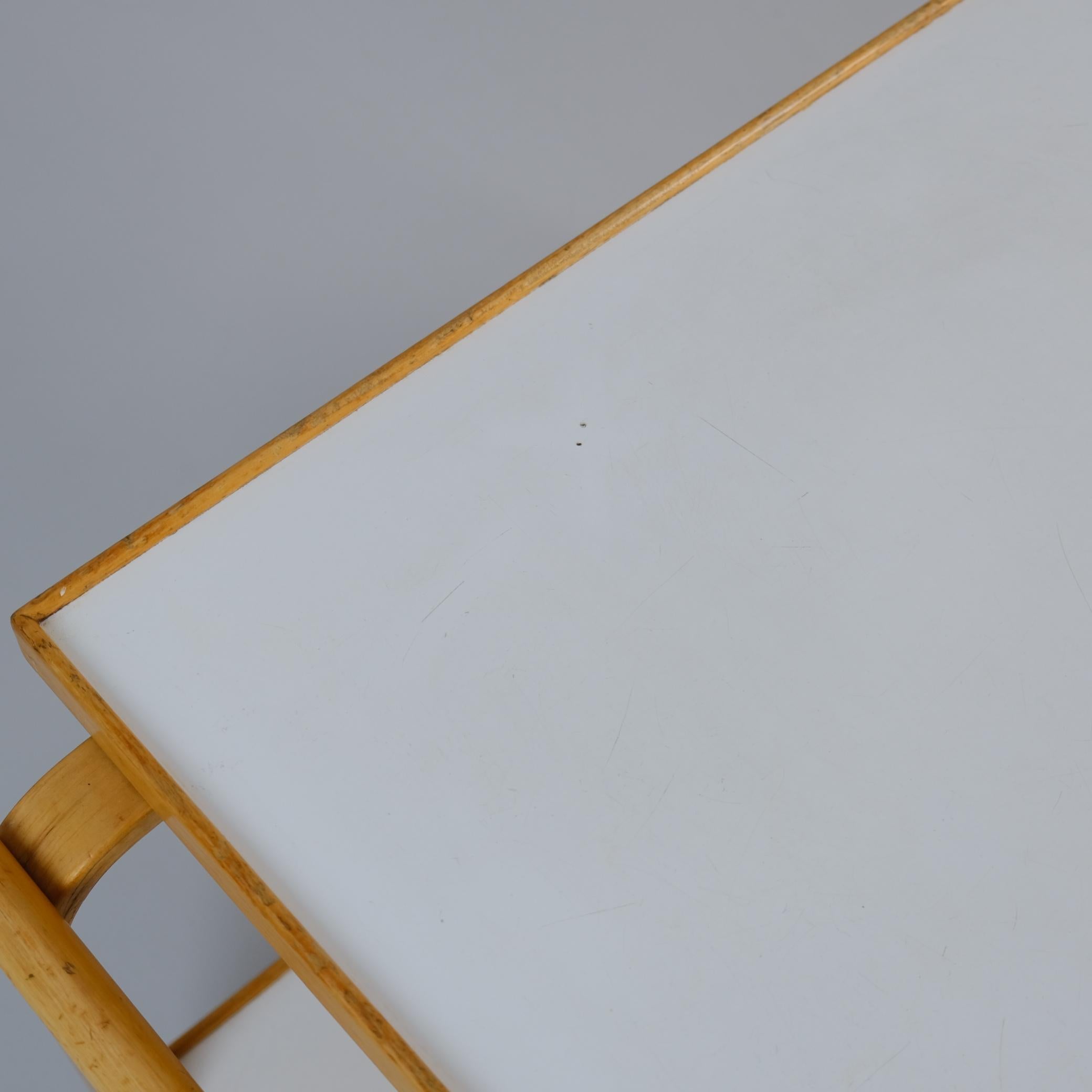 Carrito de té Alvar Aalto Modelo 901 en blanco y abedul para Artek, años 60 mediados del siglo XX en venta