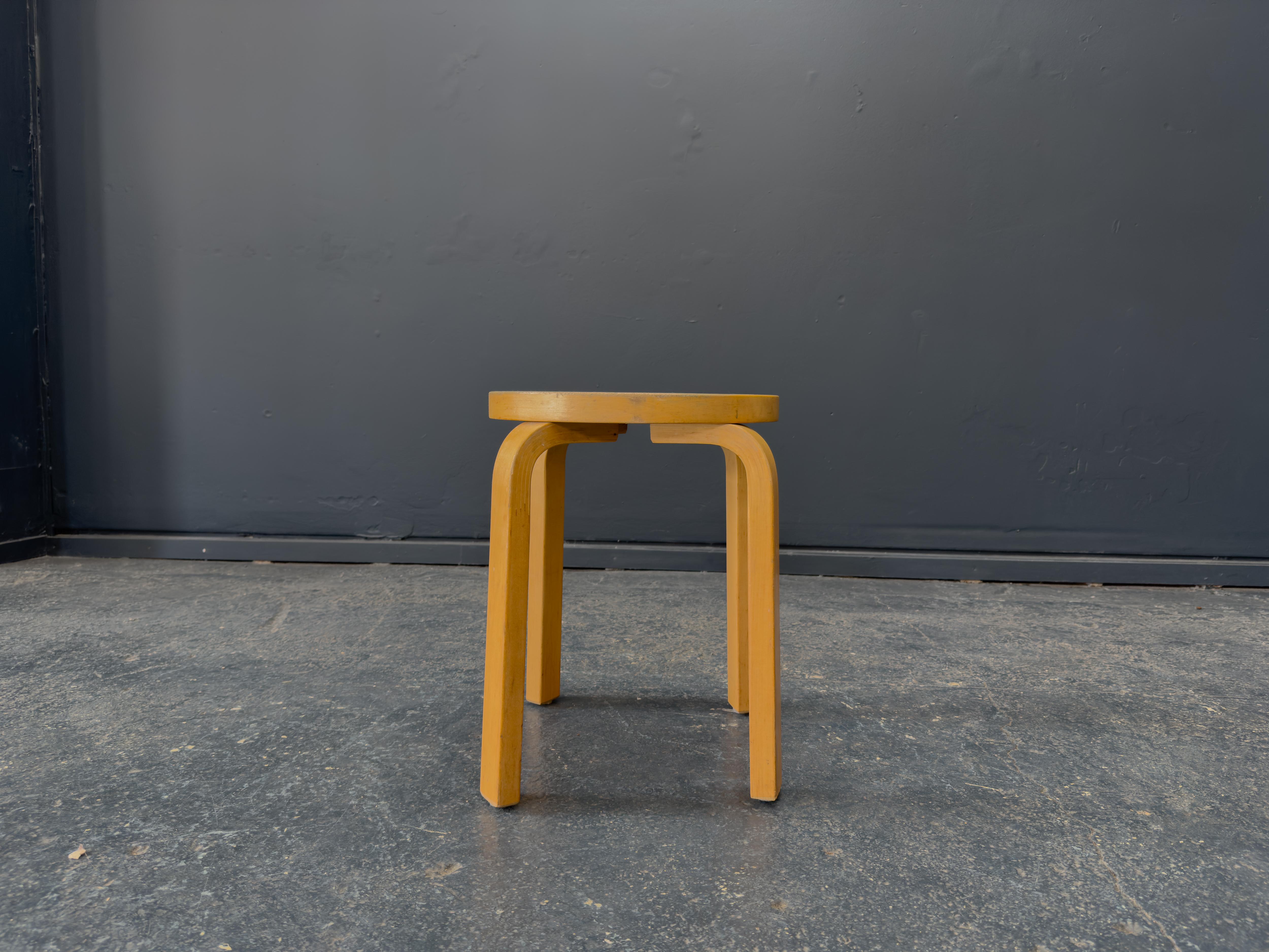 Alvar Aalto+Aalto Tabouret 60 Bon état - En vente à London, GB