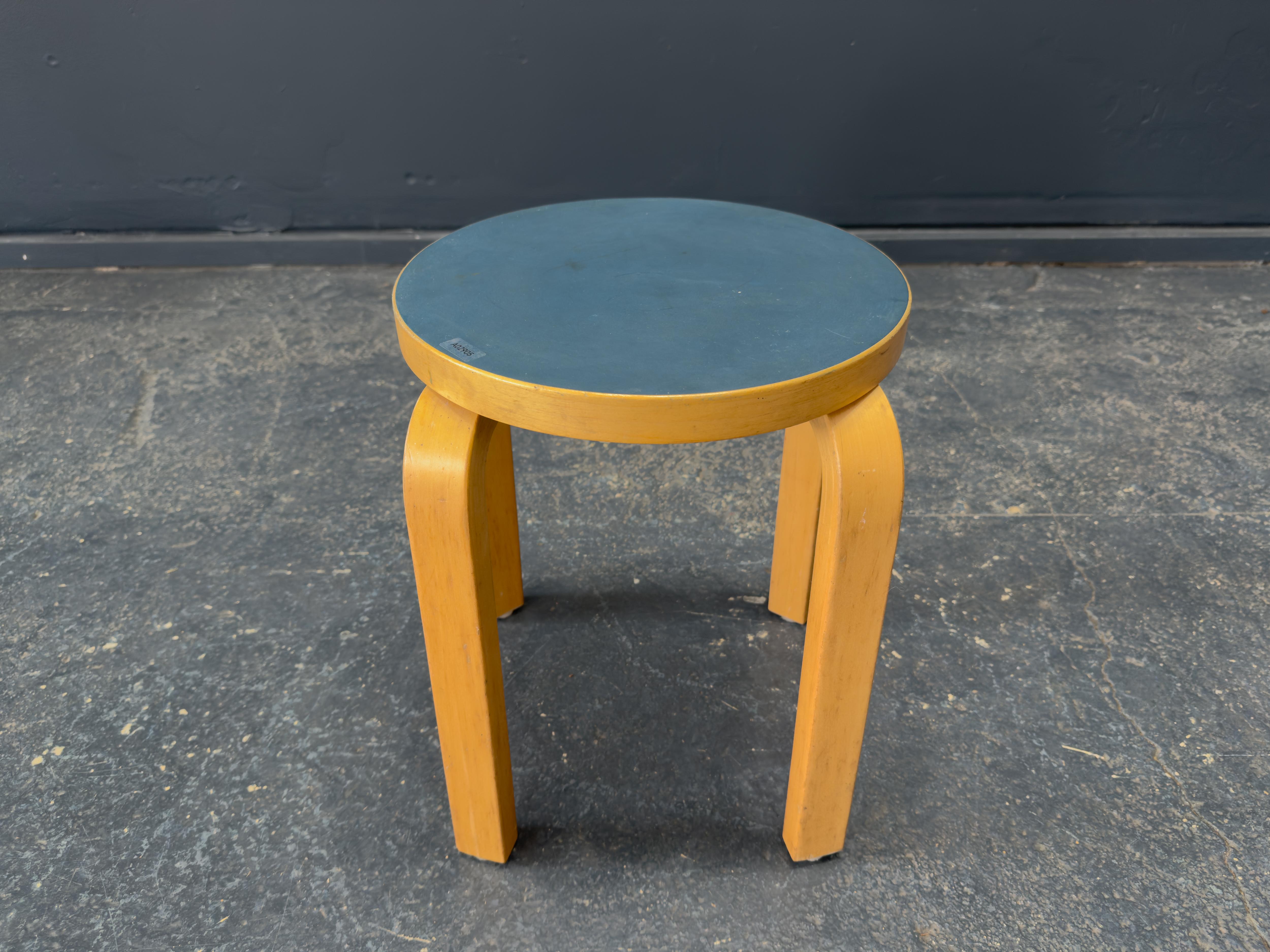 Alvar Aalto+Aalto Tabouret 60 en vente 1