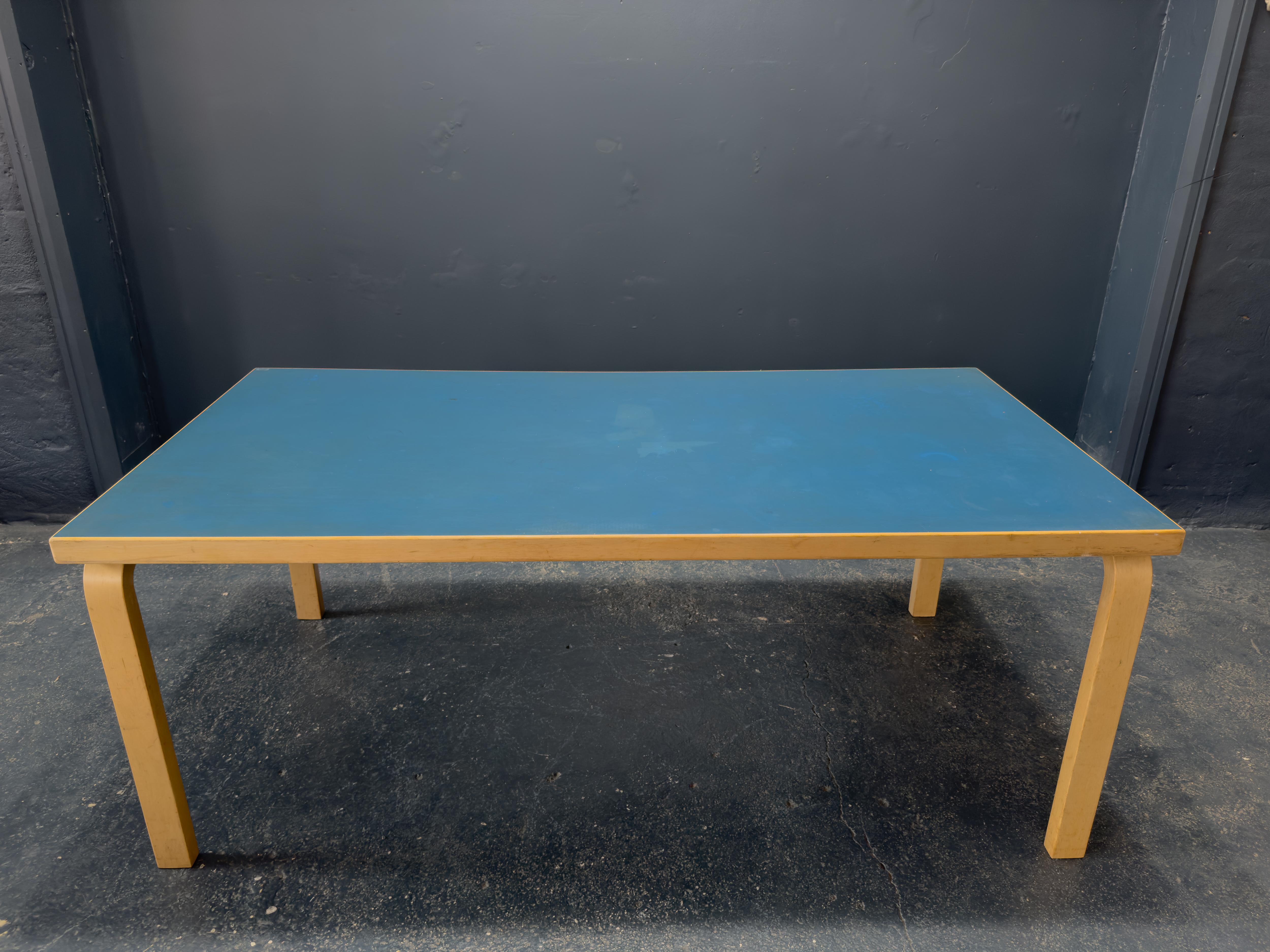 Table Alvar Aalto+Aalto 83 en vente 1