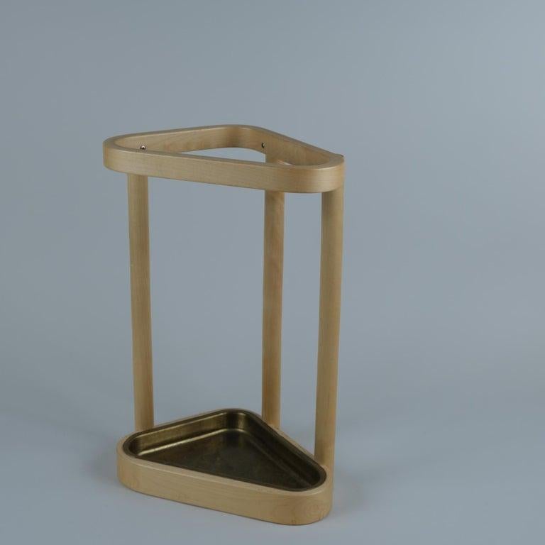 Alvar Aalto+Aalto Stand parapluie triangulaire en bouleau et laiton, Artek 1970 en vente 4
