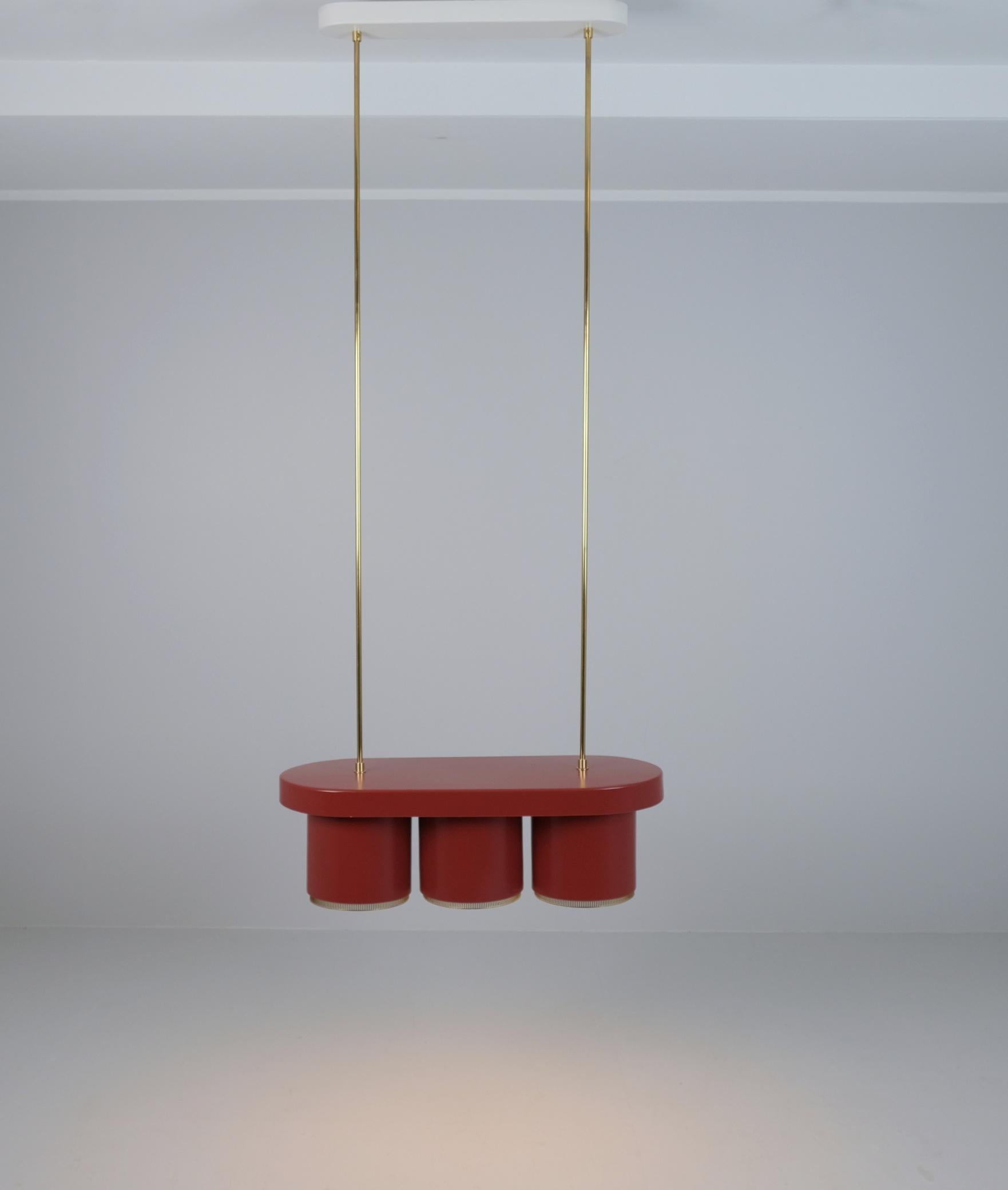 Finlandese Ciondolo 'Triplets' di Alvar Aalto Modello A 203 in ottone e rosso, Valaistustyö anni '50 in vendita