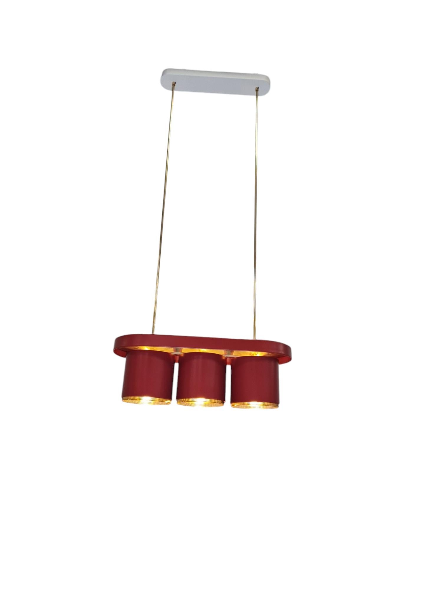 Finlandese Ciondolo 'Triplets' di Alvar Aalto Modello A 203 in ottone e rosso, Valaistustyö anni '50 in vendita