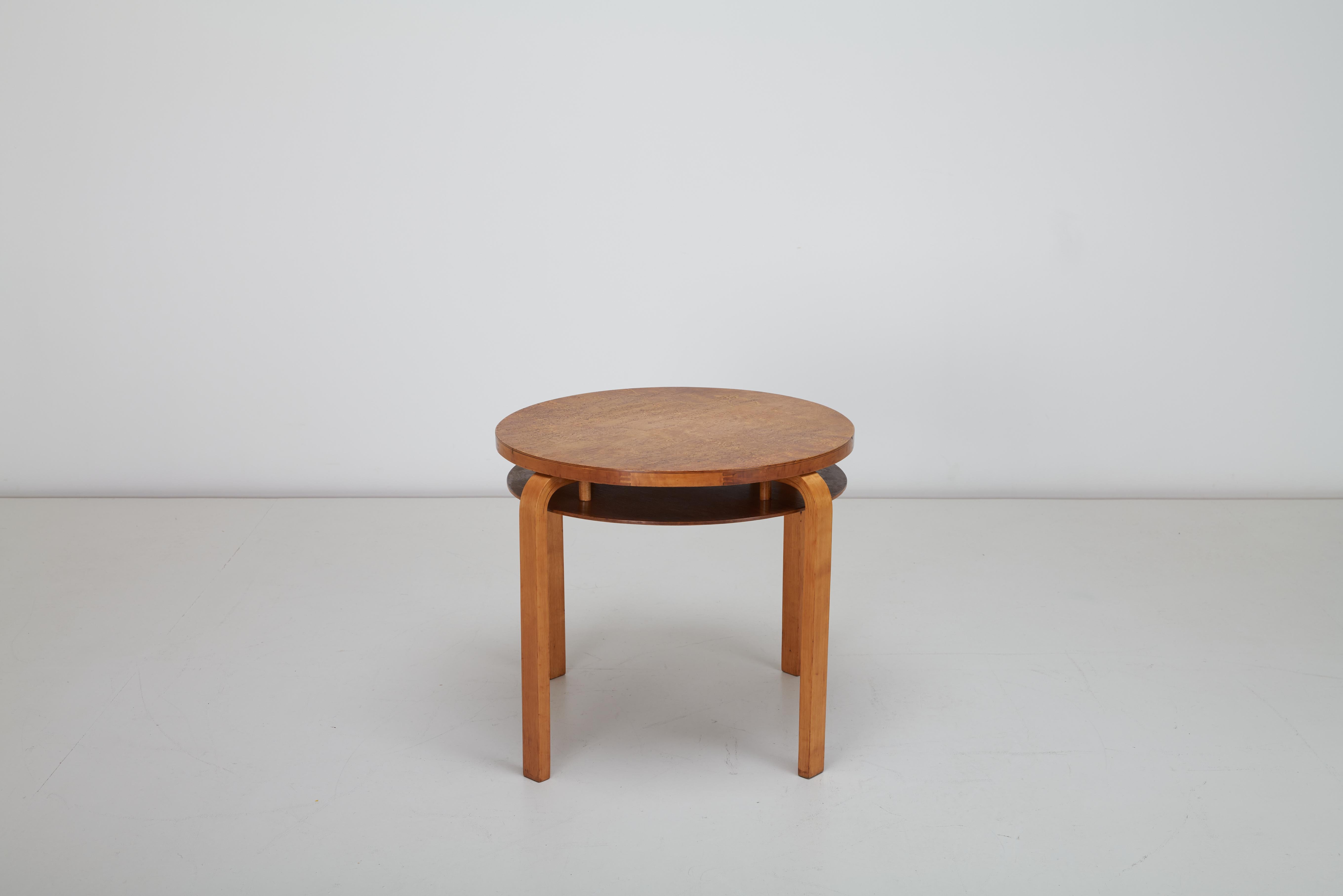 Mesa de abedul carelia de dos pisos Alvar Aalto Modelo a71, Finmar, 1ª Producción 1933 Finlandés en venta