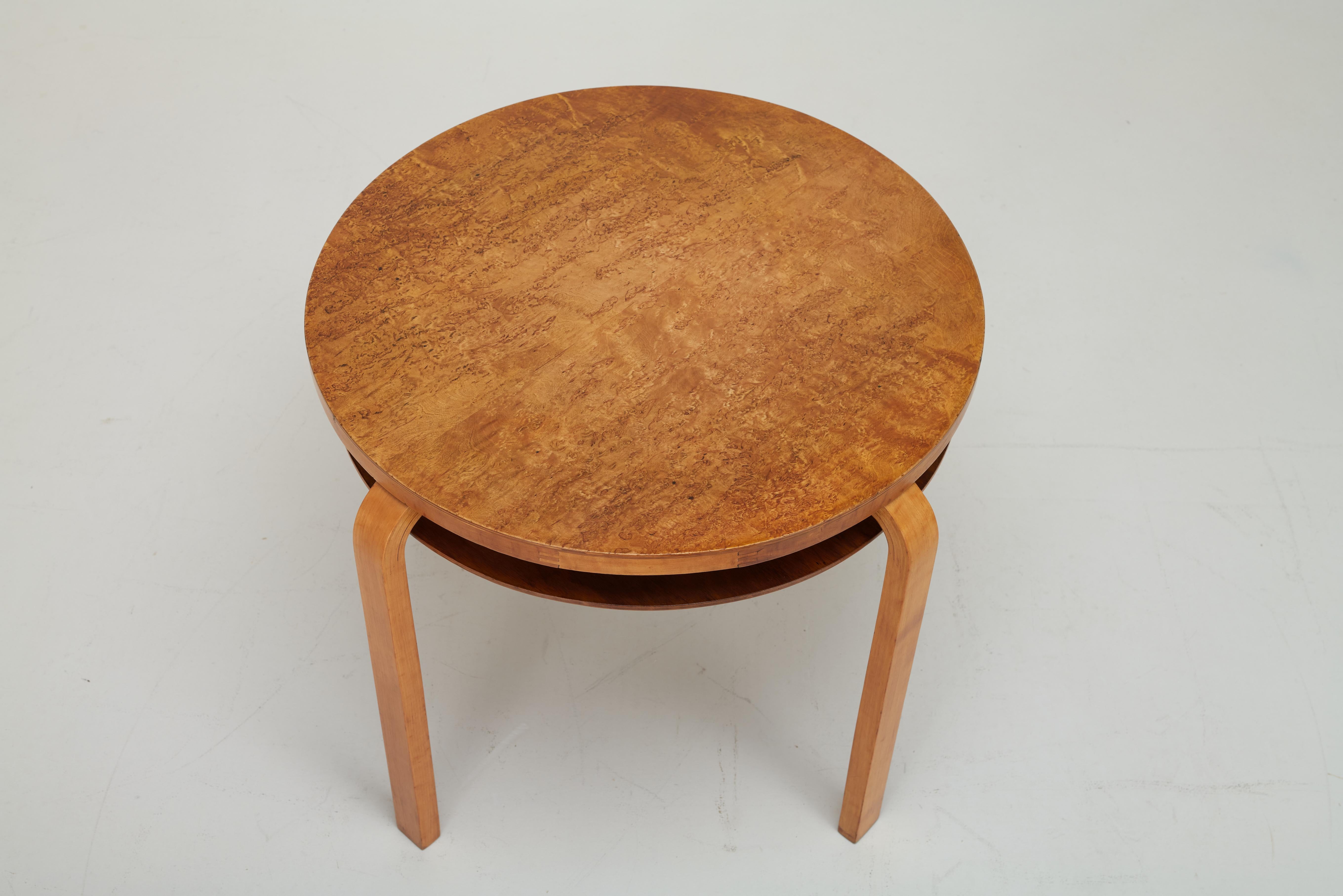 Mesa de abedul carelia de dos pisos Alvar Aalto Modelo a71, Finmar, 1ª Producción 1933 en Bueno estado para la venta en Uxbridge, GB