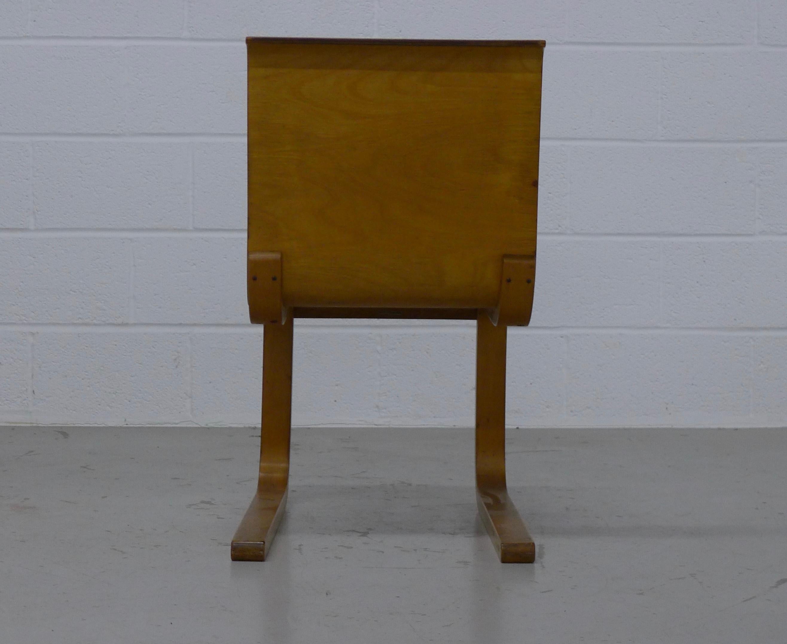Alvar Aalto, Finland, Type 21 cantilevered chair formed from molded plywood and produced in the 1930s. Label to underside.

Lovely vintage condition with excellent provenance, original and rare.