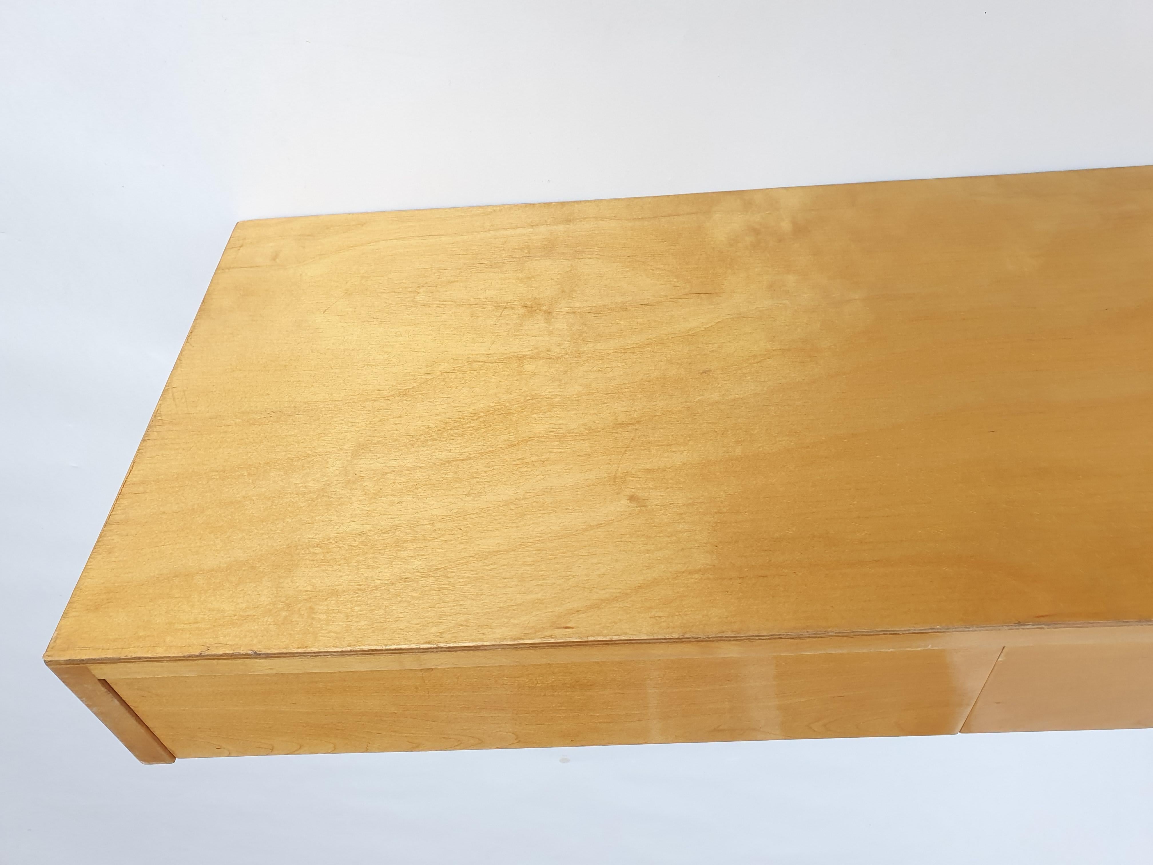 Alvar Aalto Wandkonsole Artek 114A (Holzarbeit) im Angebot