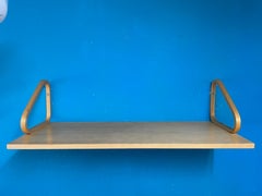 Scaffale da parete Alvar Aalto modello 112a, Artek Finlandia