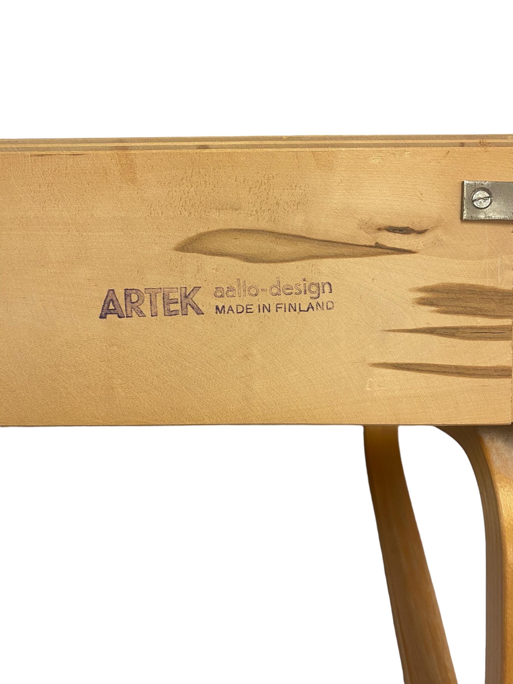 Alvar Aalto Wandregal Modell 114B, 1950er Jahre für Artek (Birke) im Angebot