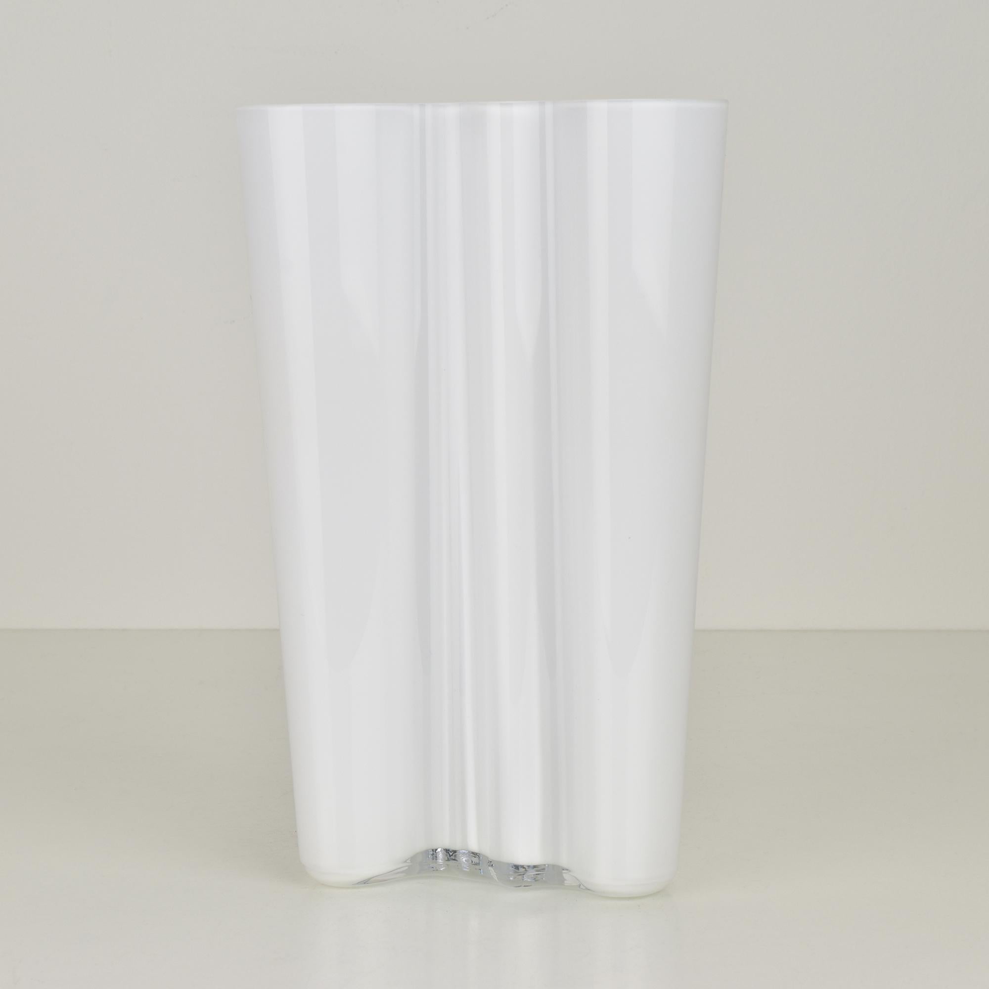 Scandinavian Modern Alvar Aalto White Savoy Vase for Iittala, Iconic Finnish Glass Design