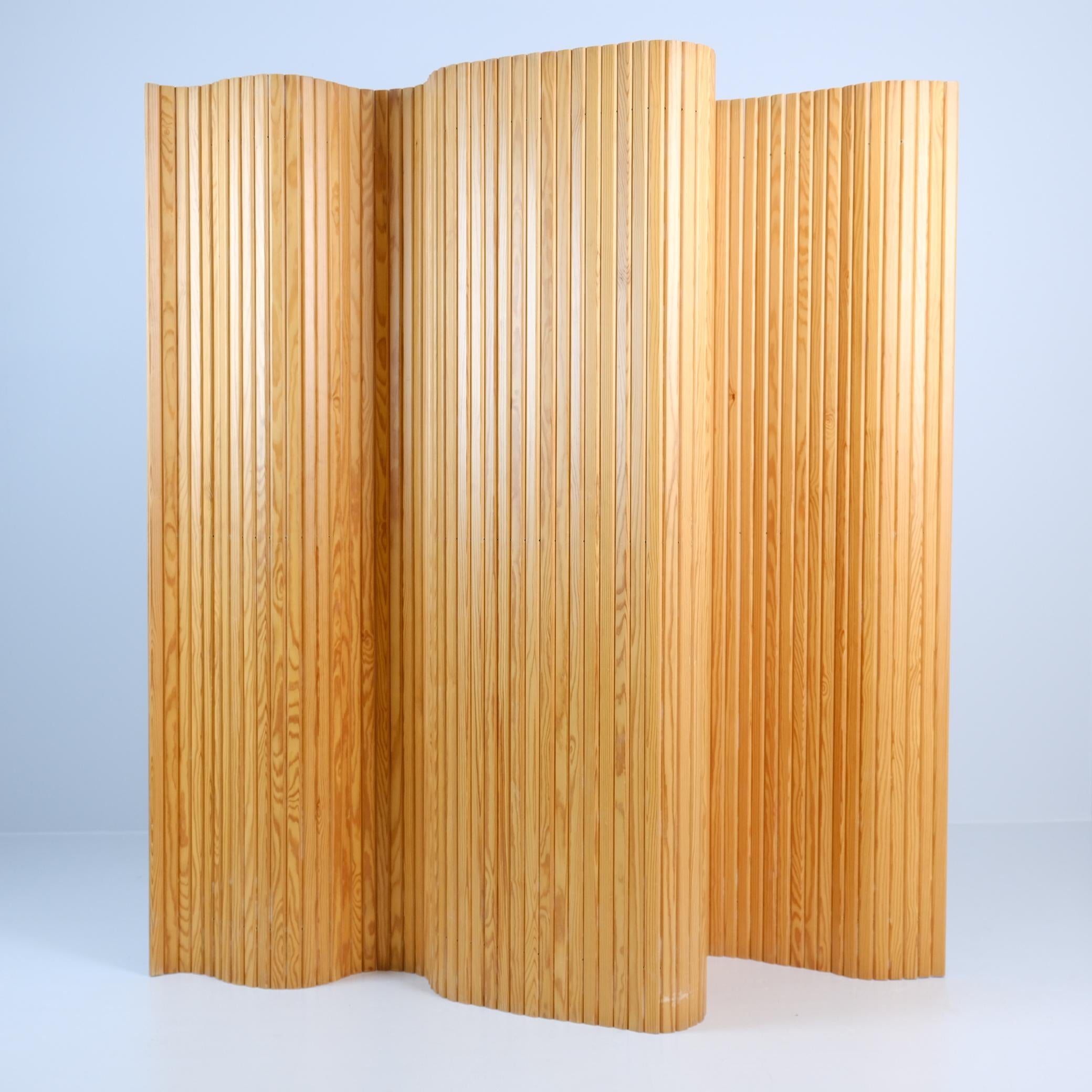 Alvar Aalto, Holz-Raumteiler, Paravent 100 aus Kiefernholz, Artek 1960er Jahre (Skandinavische Moderne) im Angebot