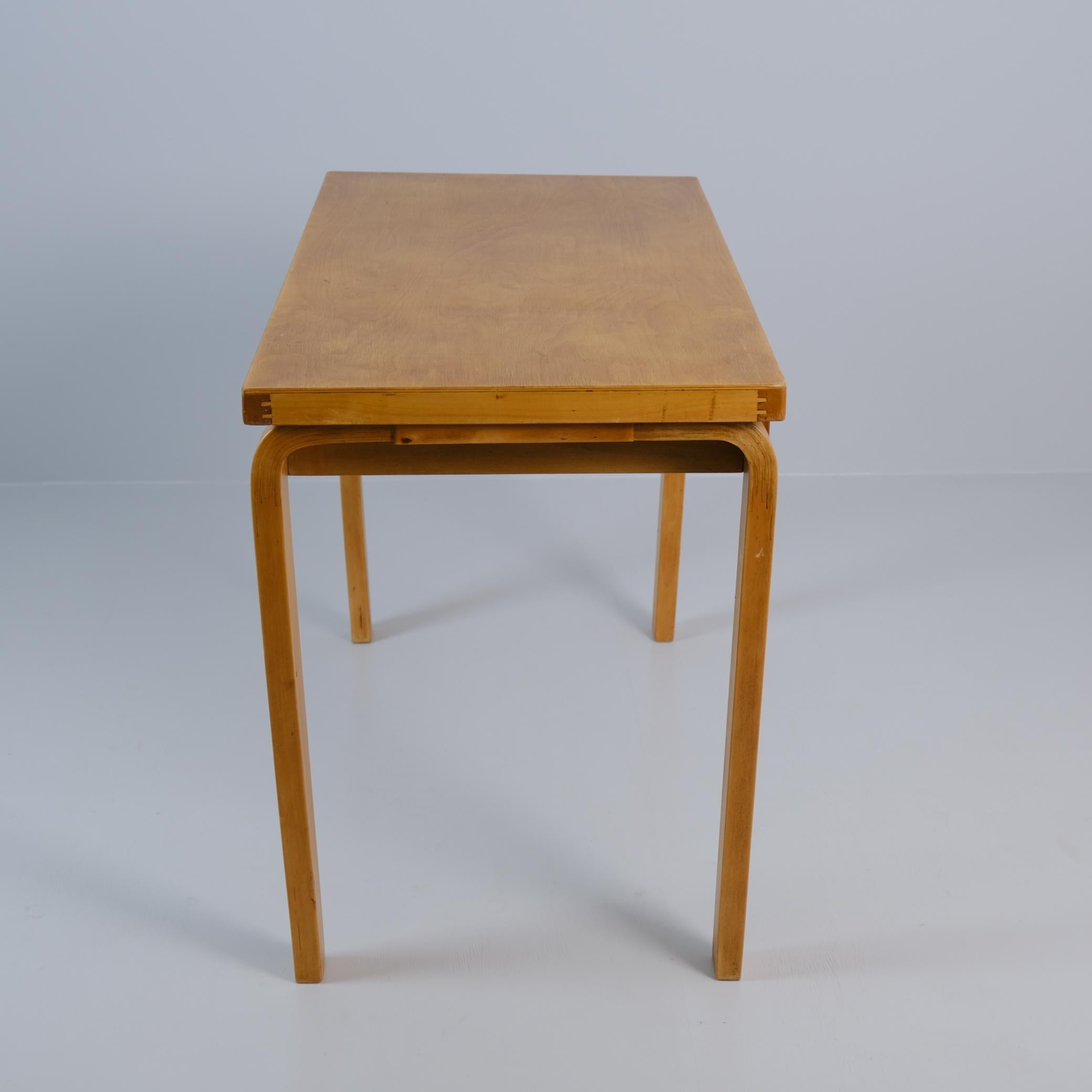 Tavolo da scrittura Alvar Aalto Modello K81 in betulla, Artek 1940s in vendita 3