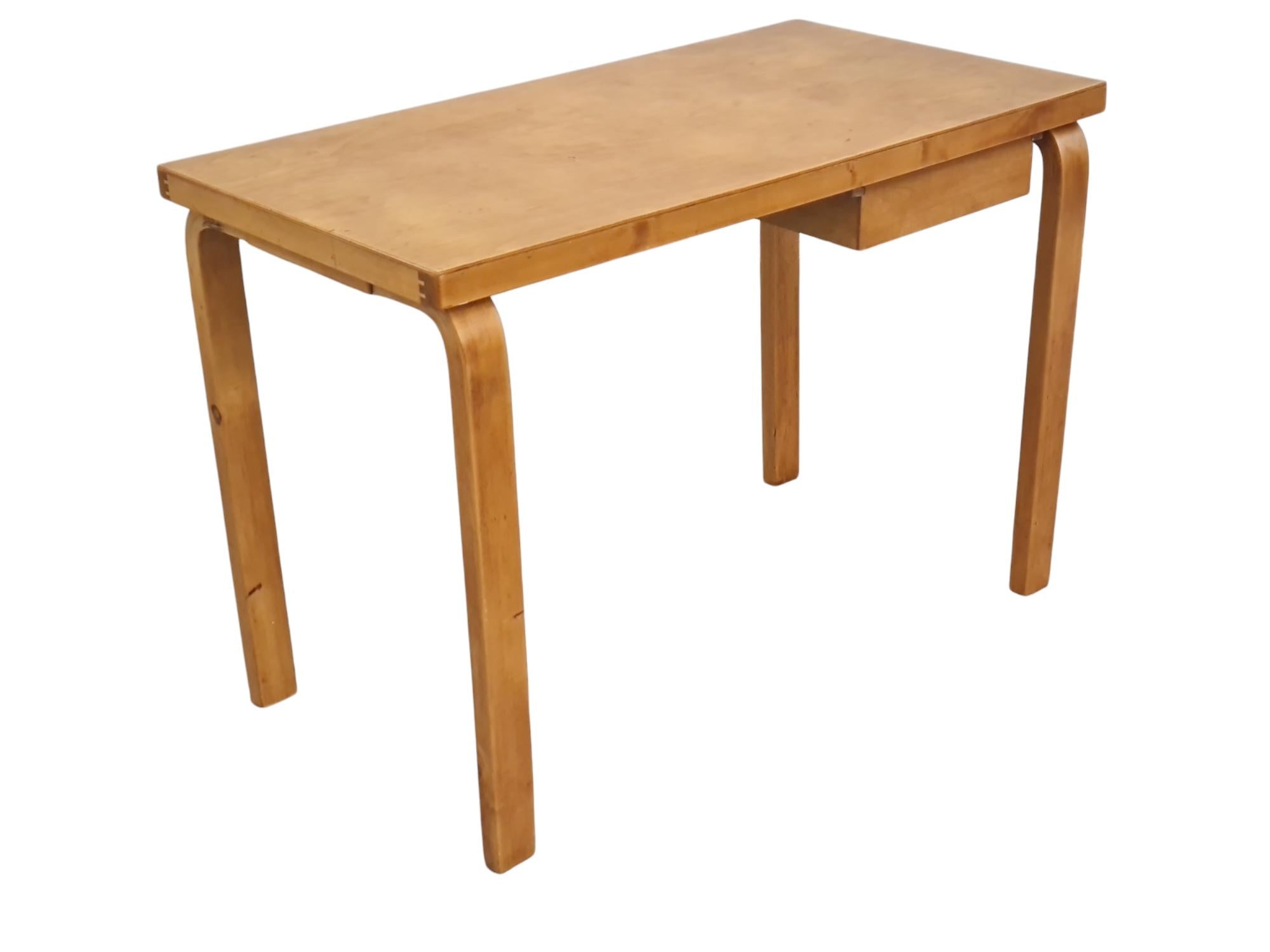 Alvar Aalto Writing Table Model K81 in Birch, Artek 1940s For Sale 6
