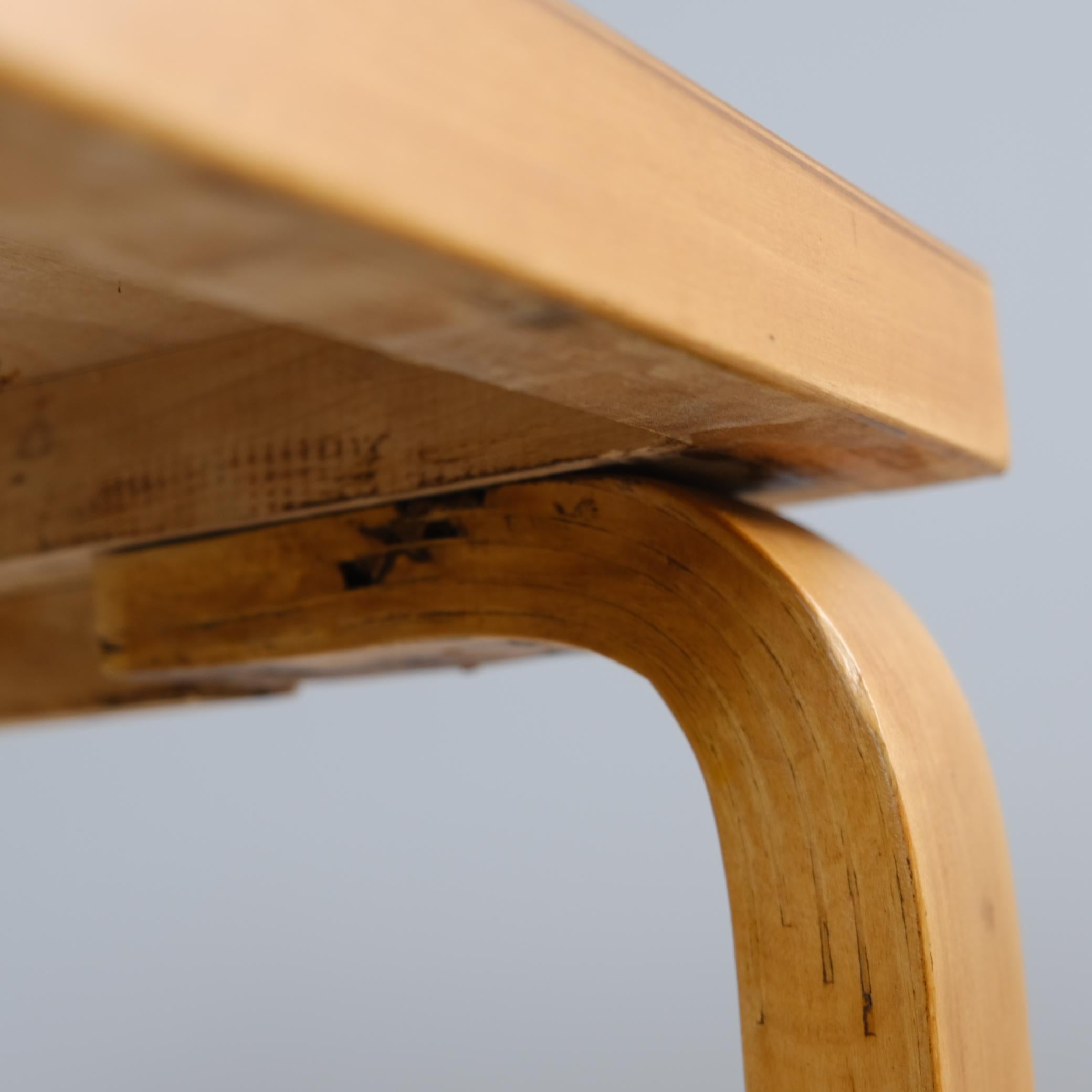 Tavolo da scrittura Alvar Aalto Modello K81 in betulla, Artek 1940s in vendita 1