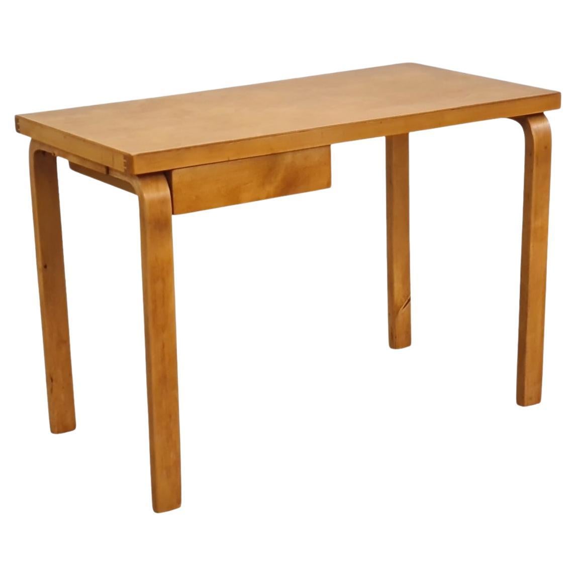 Alvar Aalto Writing Table Model K81 in Birch, Artek 1940s For Sale