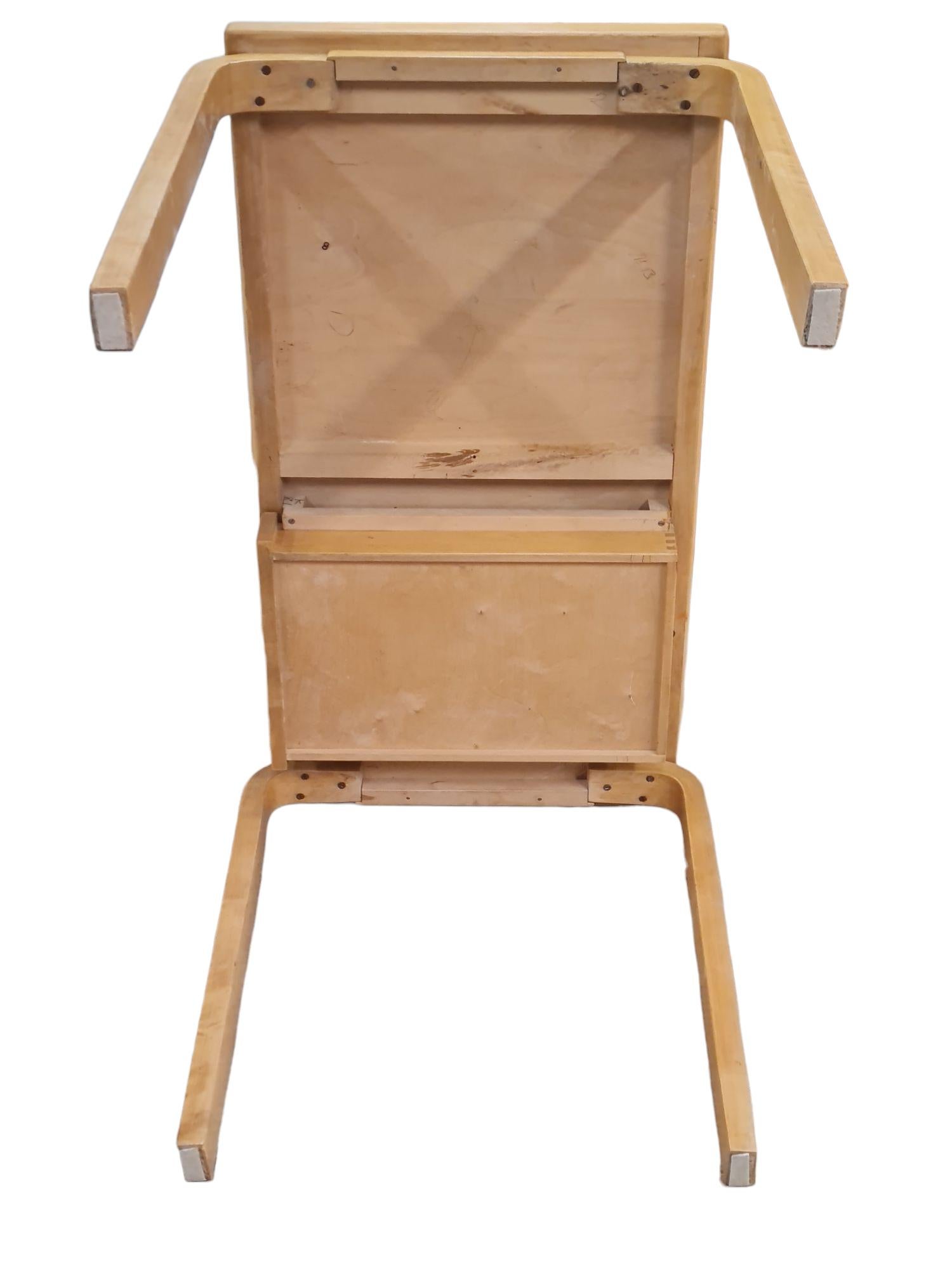Alvar Aalto-Schreibtisch Modell K81 aus Birke und rotem Linoleum, Artek 1950er Jahre im Angebot 1