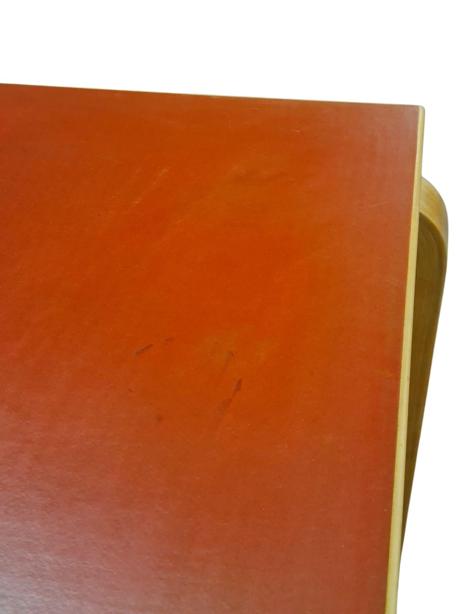 Alvar Aalto-Schreibtisch Modell K81 aus Birke und rotem Linoleum, Artek 1950er Jahre im Angebot 3