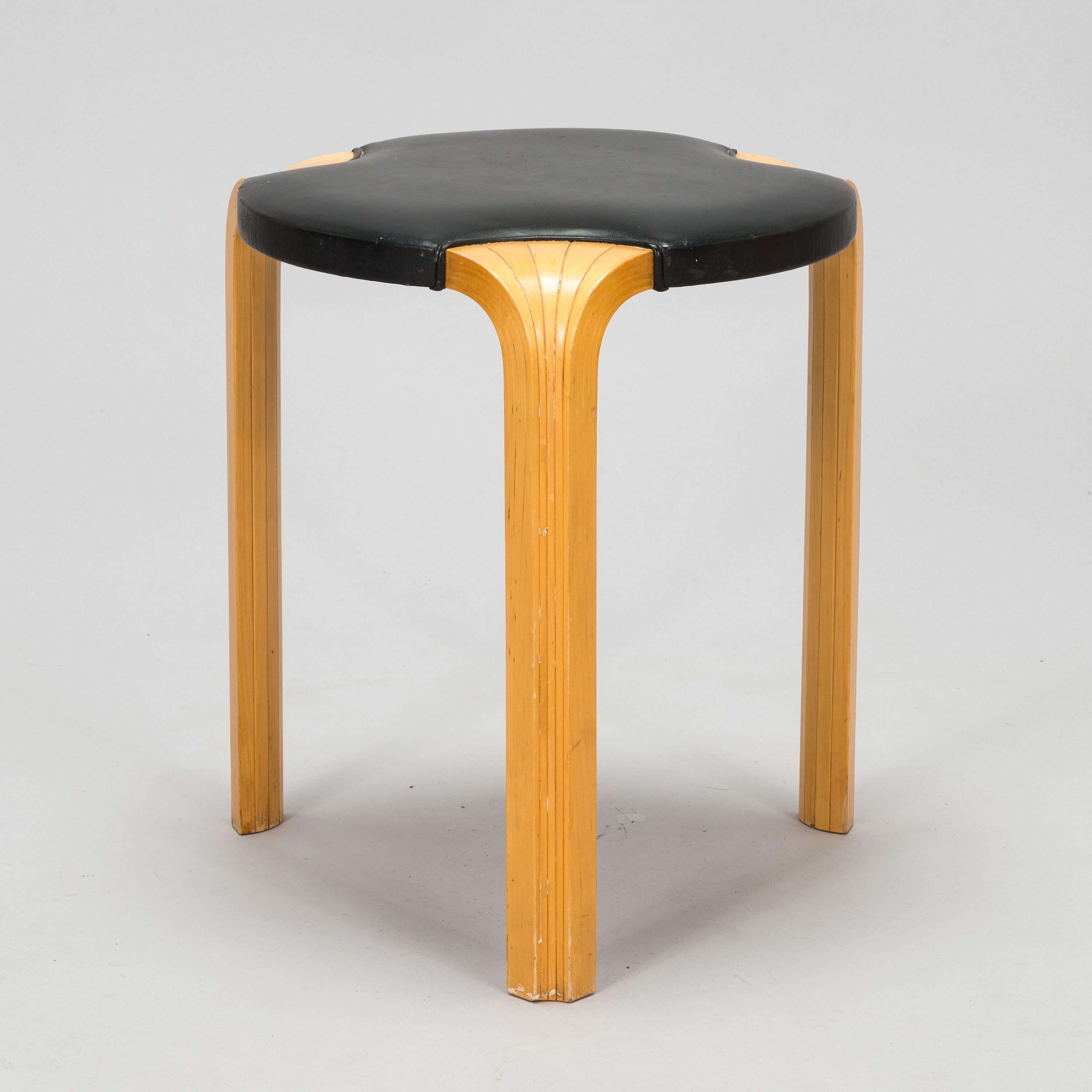 Alvar Aalto, Hocker „X600“, Artek, 1960er-Jahre (Schwedisch) im Angebot