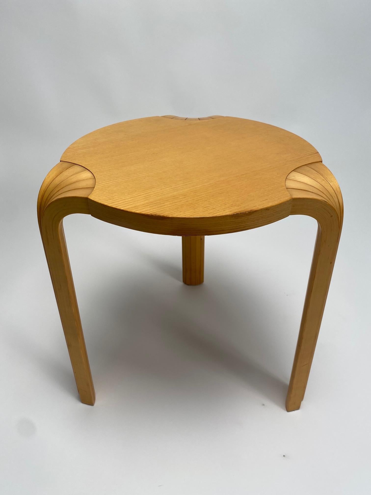 Alvar Aalto X600 Taburete, Artek, 1960s mediados del siglo XX en venta
