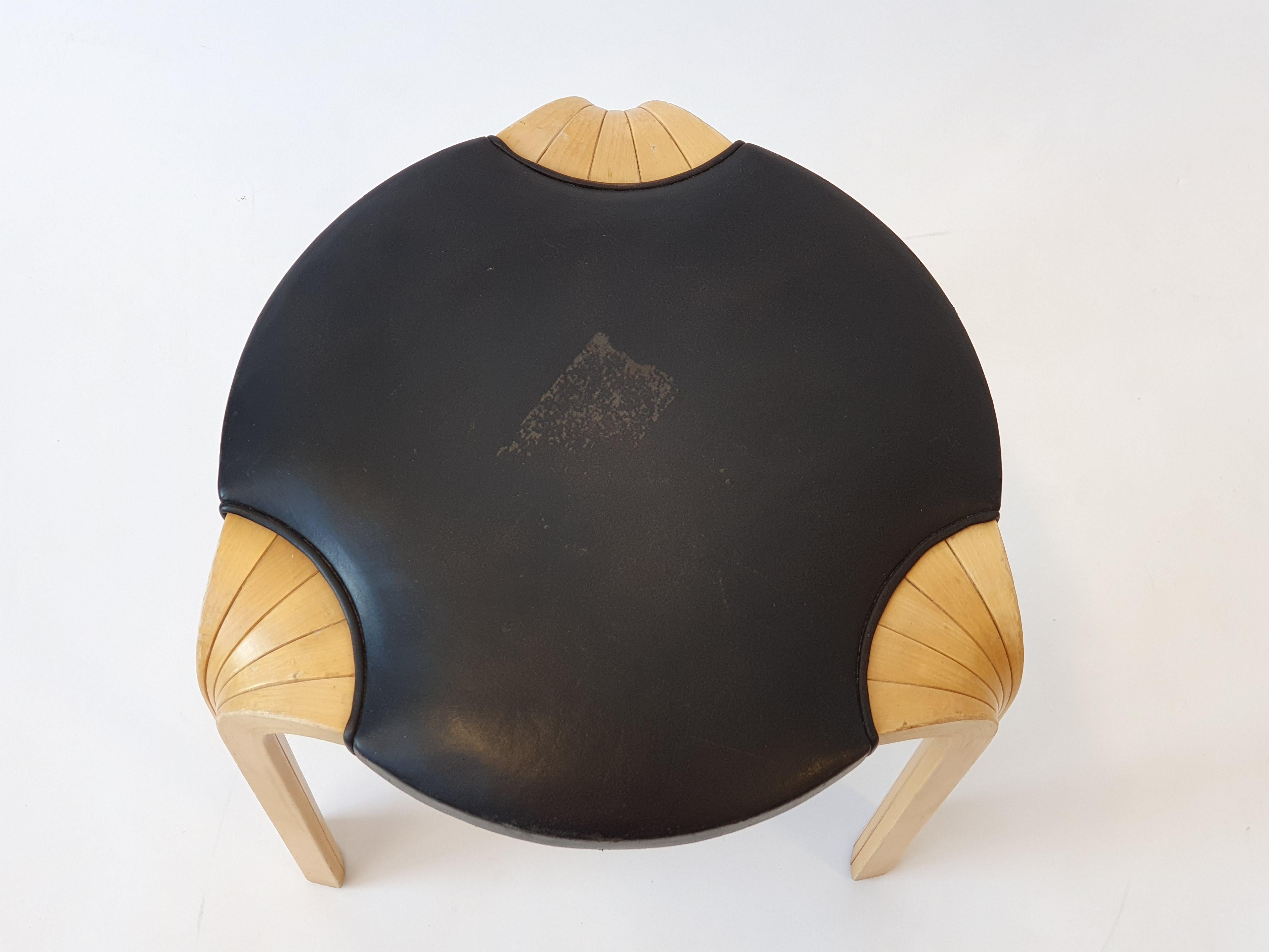 Taburete Alvar Aalto X600 de Artek Abedul y cuero en venta 5