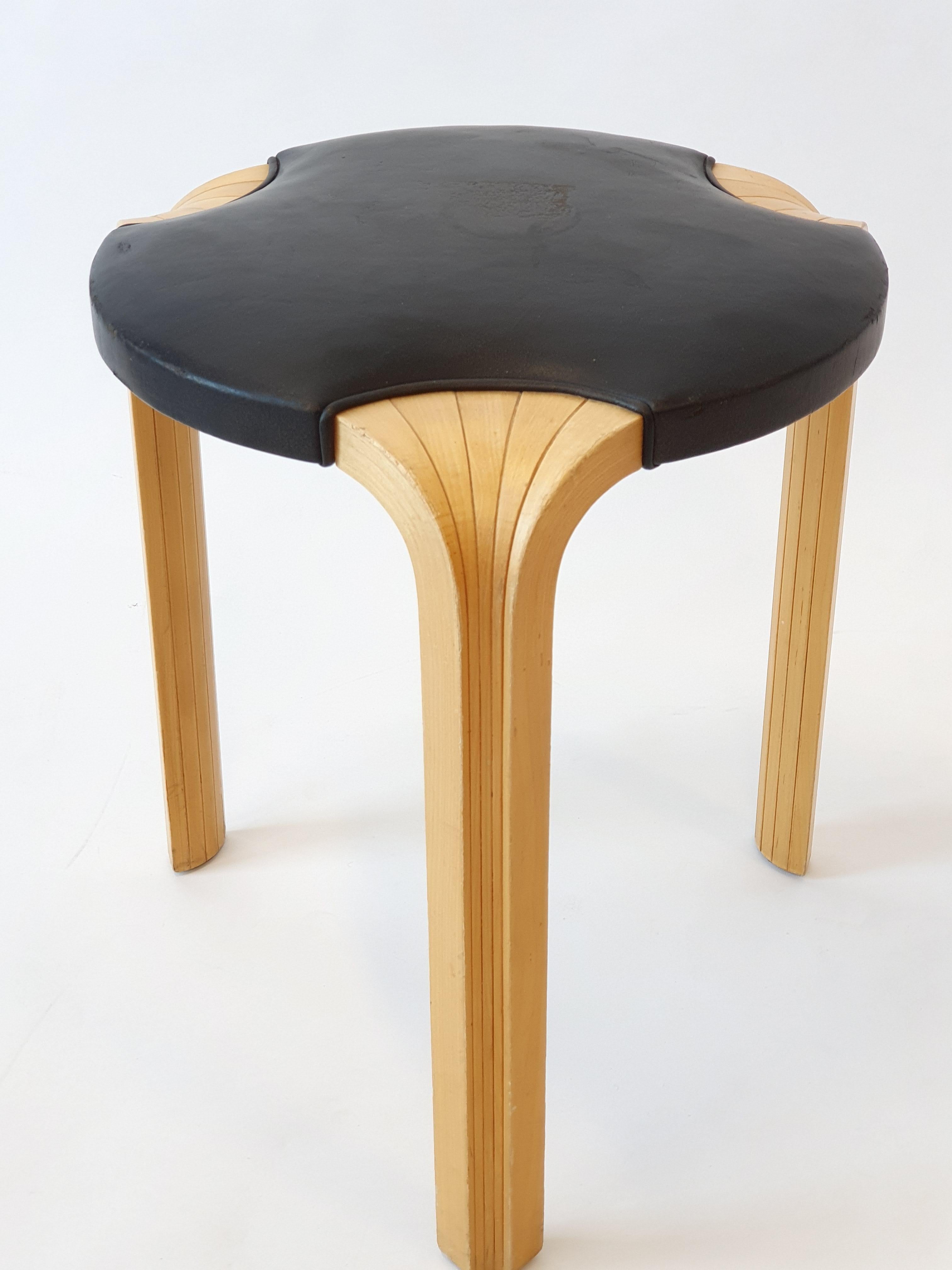 Taburete Alvar Aalto X600 de Artek Abedul y cuero Escandinavo moderno en venta