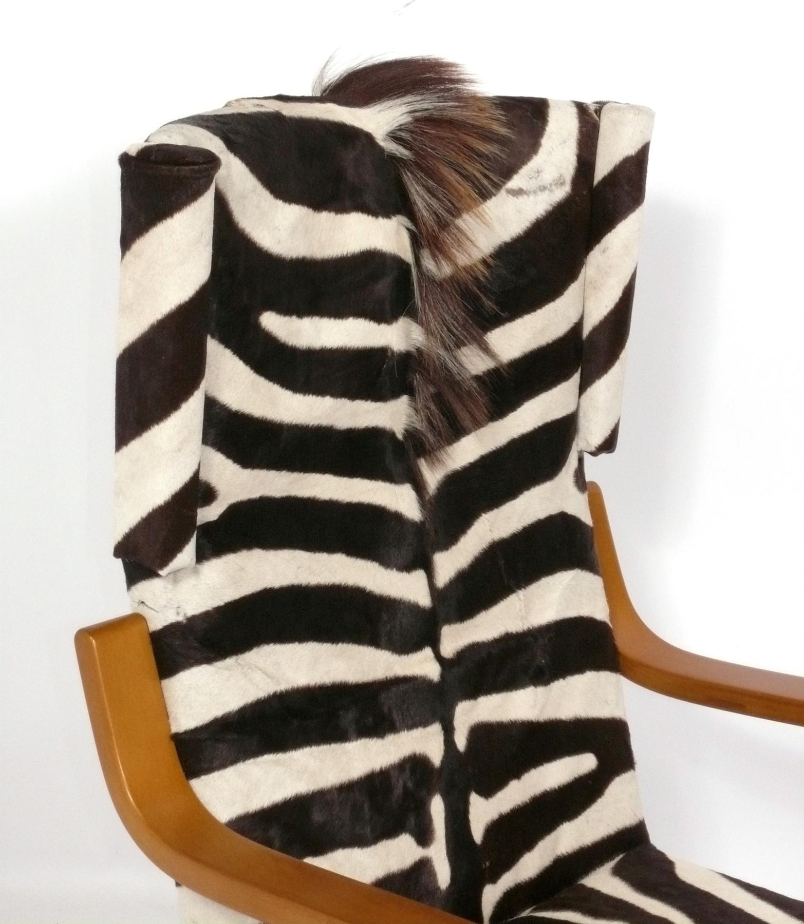 Finlandese Alvar Aalto Zebra Hide Lounge Chairs Design danese moderno del Medioevo per Artek in vendita