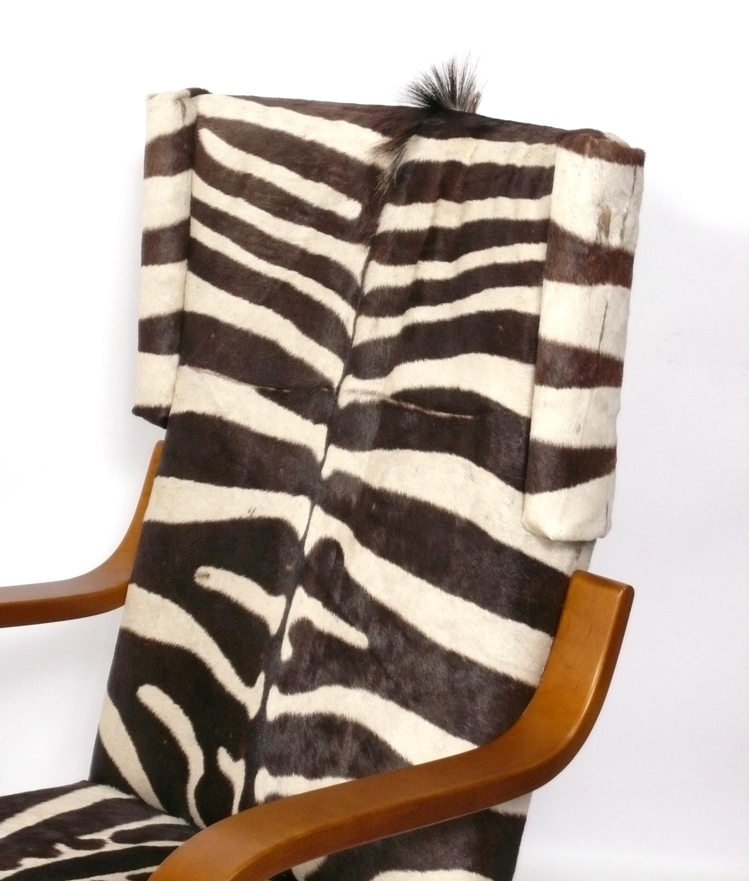 Alvar Aalto Zebra Hide Lounge Chairs Design danese moderno del Medioevo per Artek In condizioni buone in vendita a Atlanta, GA
