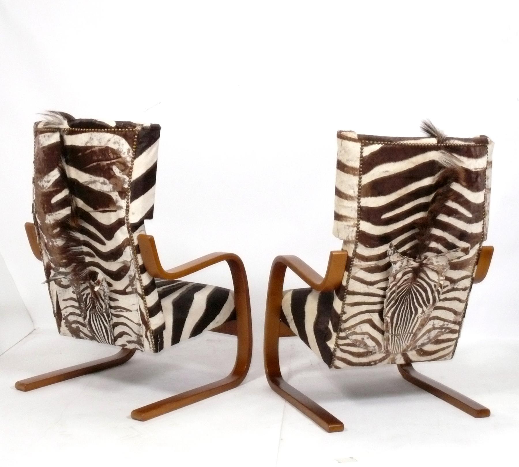 Metà XX secolo Alvar Aalto Zebra Hide Lounge Chairs Design danese moderno del Medioevo per Artek in vendita