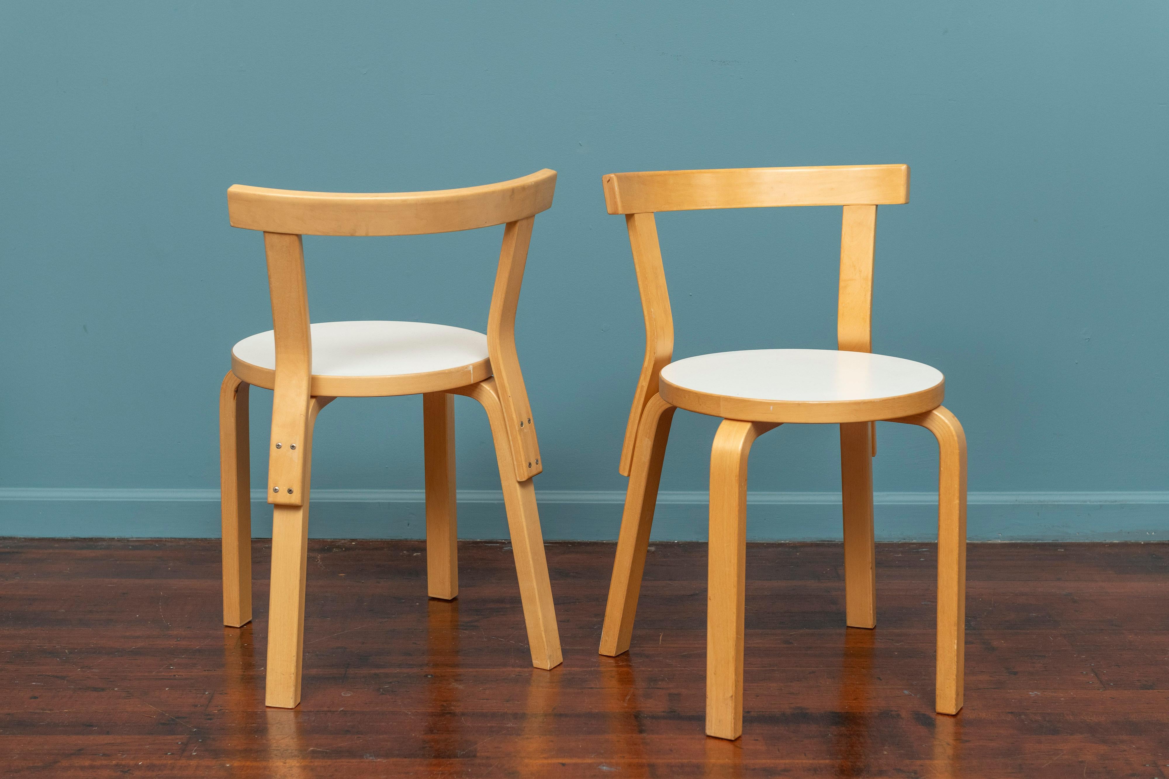 Chaises de salle à manger Alvar Aalto modèle 68 en vente 1