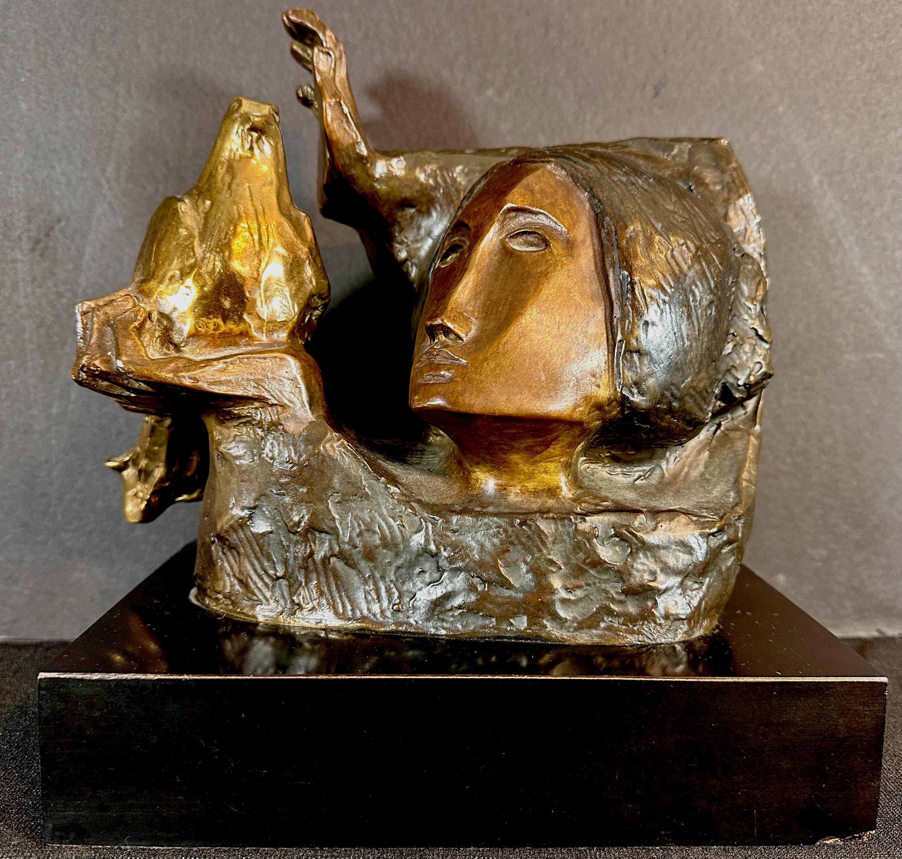 Alvar Sunol Munoz-Ramos Figurative Sculpture - La Paloma Sculpture