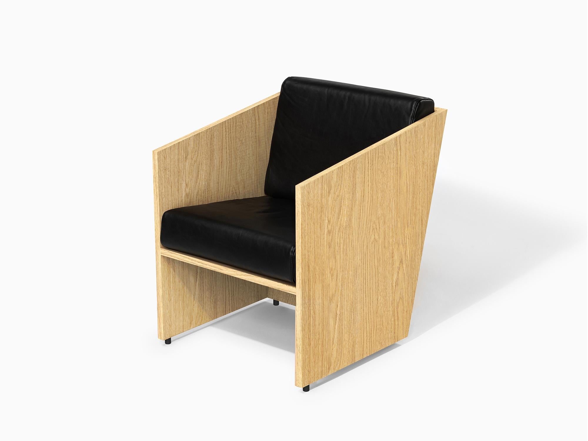 Portuguese Álvaro Siza Vieira - Armchair in Walnut Wood and Brown Leather - one of a kind For Sale